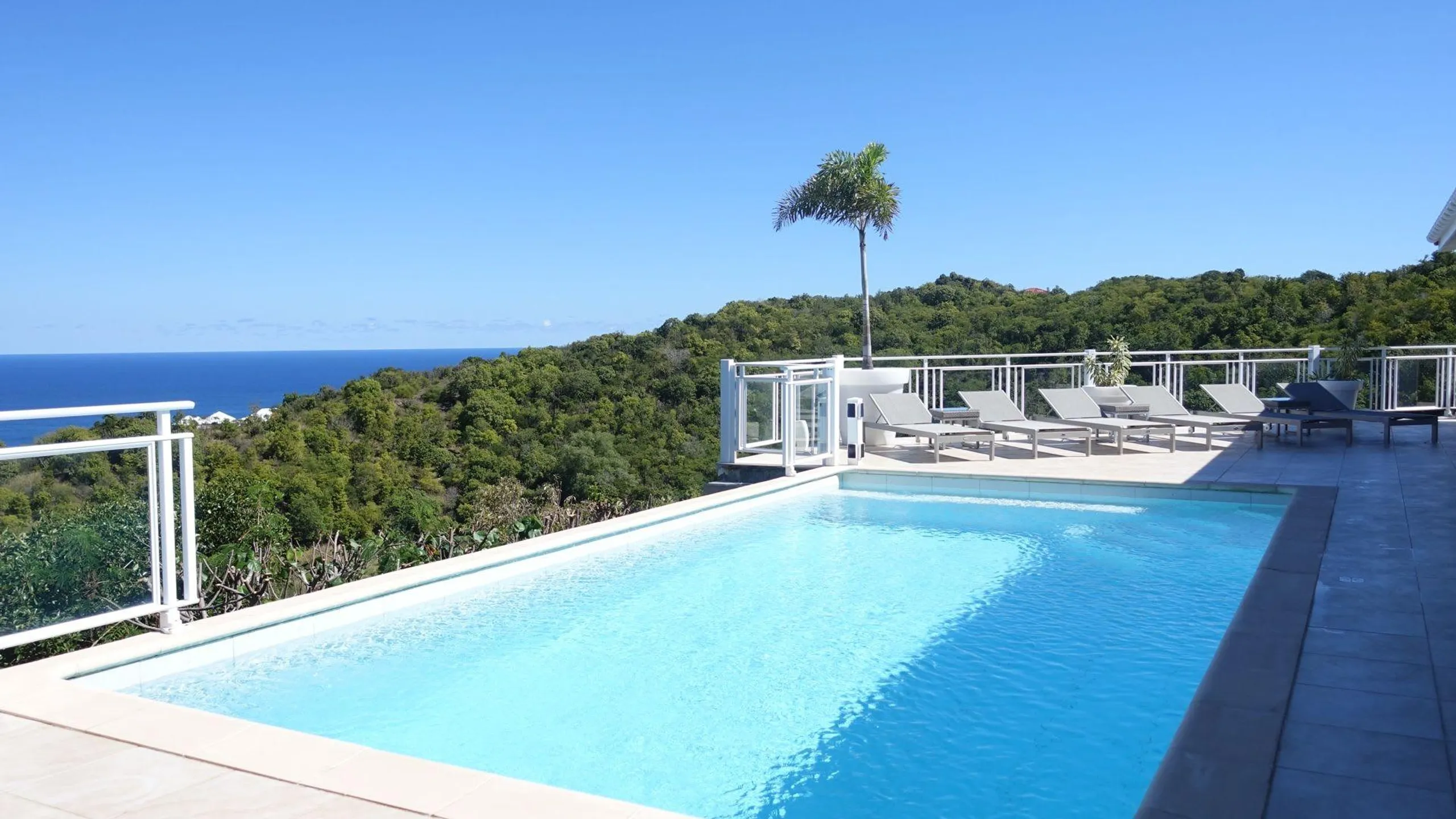 Deluxe 3 Bedroom Villa with Pool And Picturesque Sea Views, Vitet