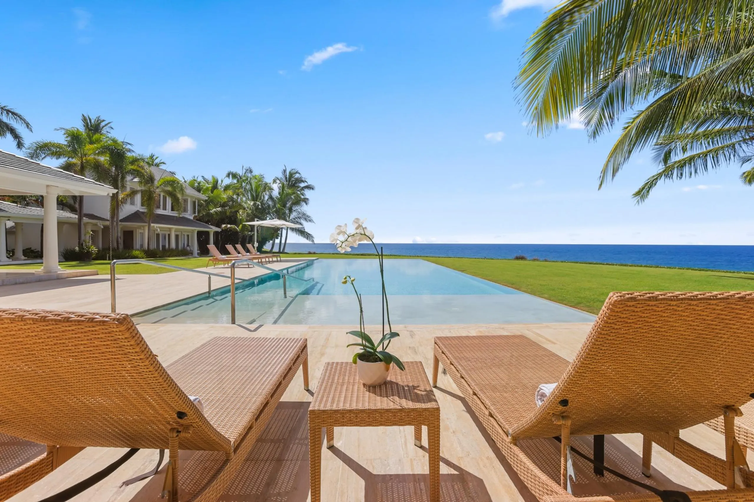 Oceanfront 5-Bedroom Casa de Campo Villa with Infinity Pool & Caribbean Sea Views, La Romana