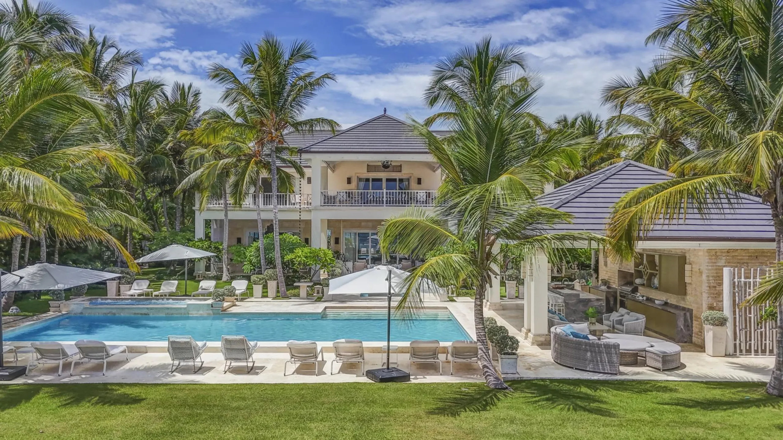 Beachfront 9BR Villa with Private Pool, Spa, & Direct Ocean Access, Punta Cana