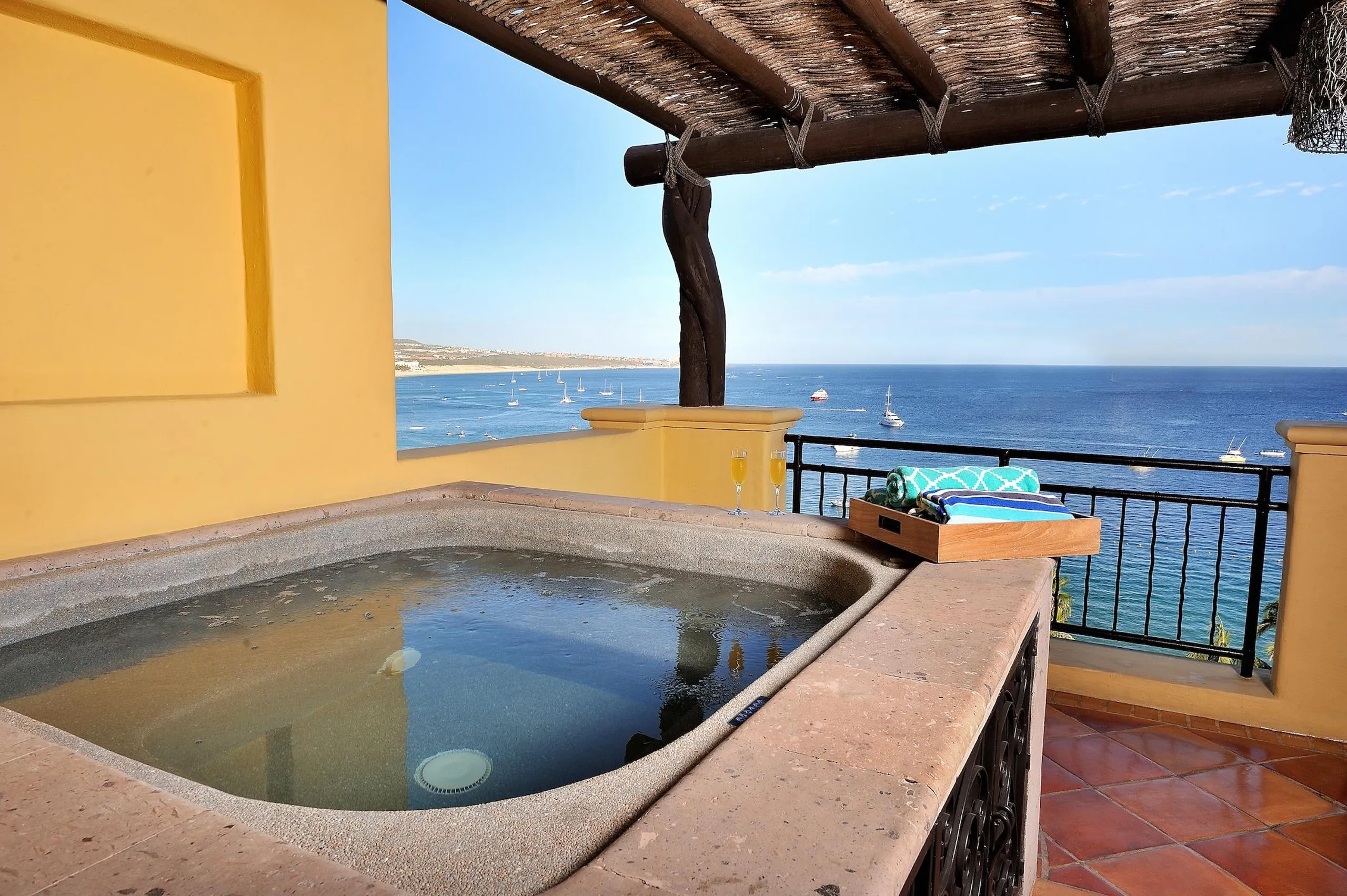 Magnificent Luxury Cabo Penthouse with Unforgettable Ocean Views — photograph 6