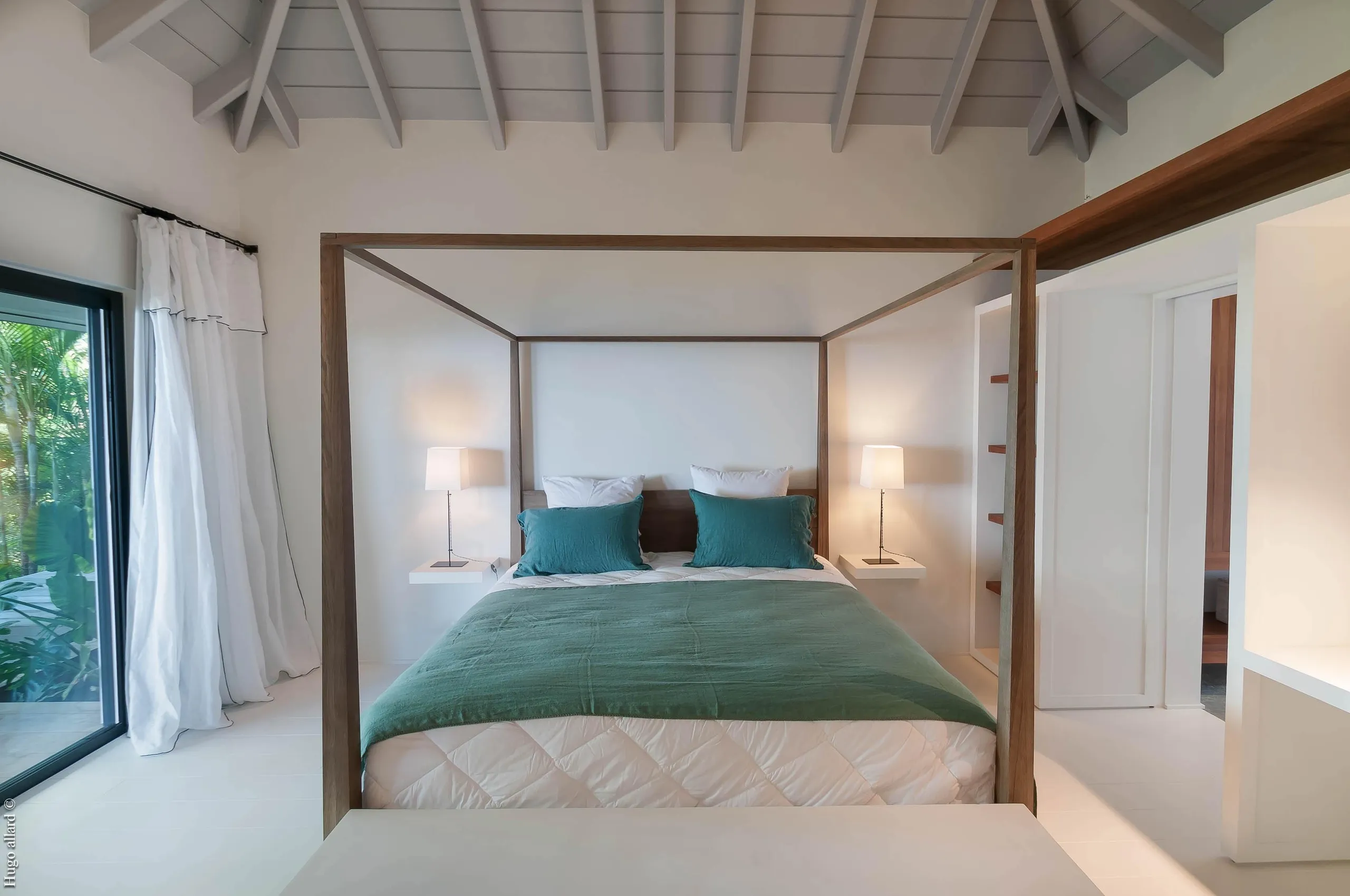 Beautiful Luxury Villa with Private Pool and Majestic Ocean Views — photograph 7
