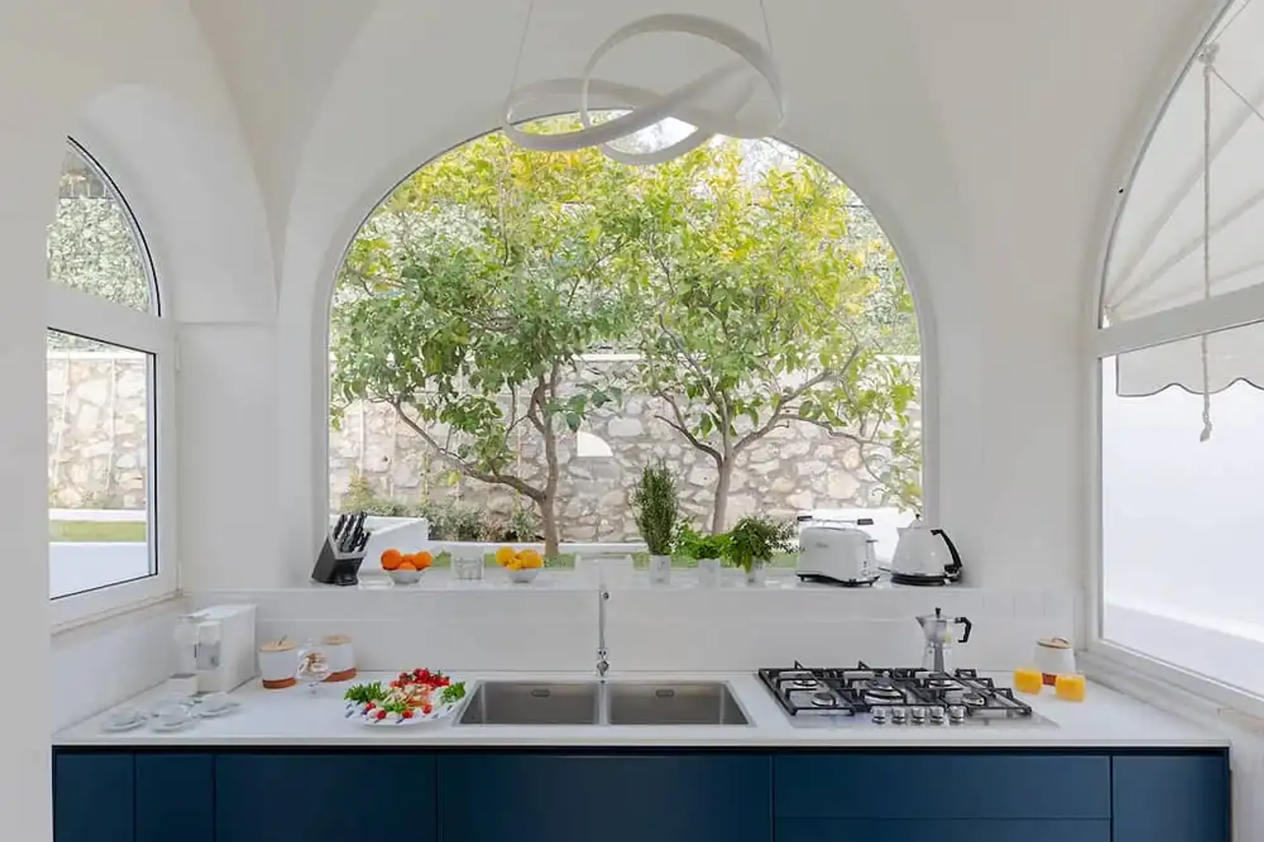 Luxurious Getaway in Anacapri with Private Pool and Magnificent Sea View — photograph 11