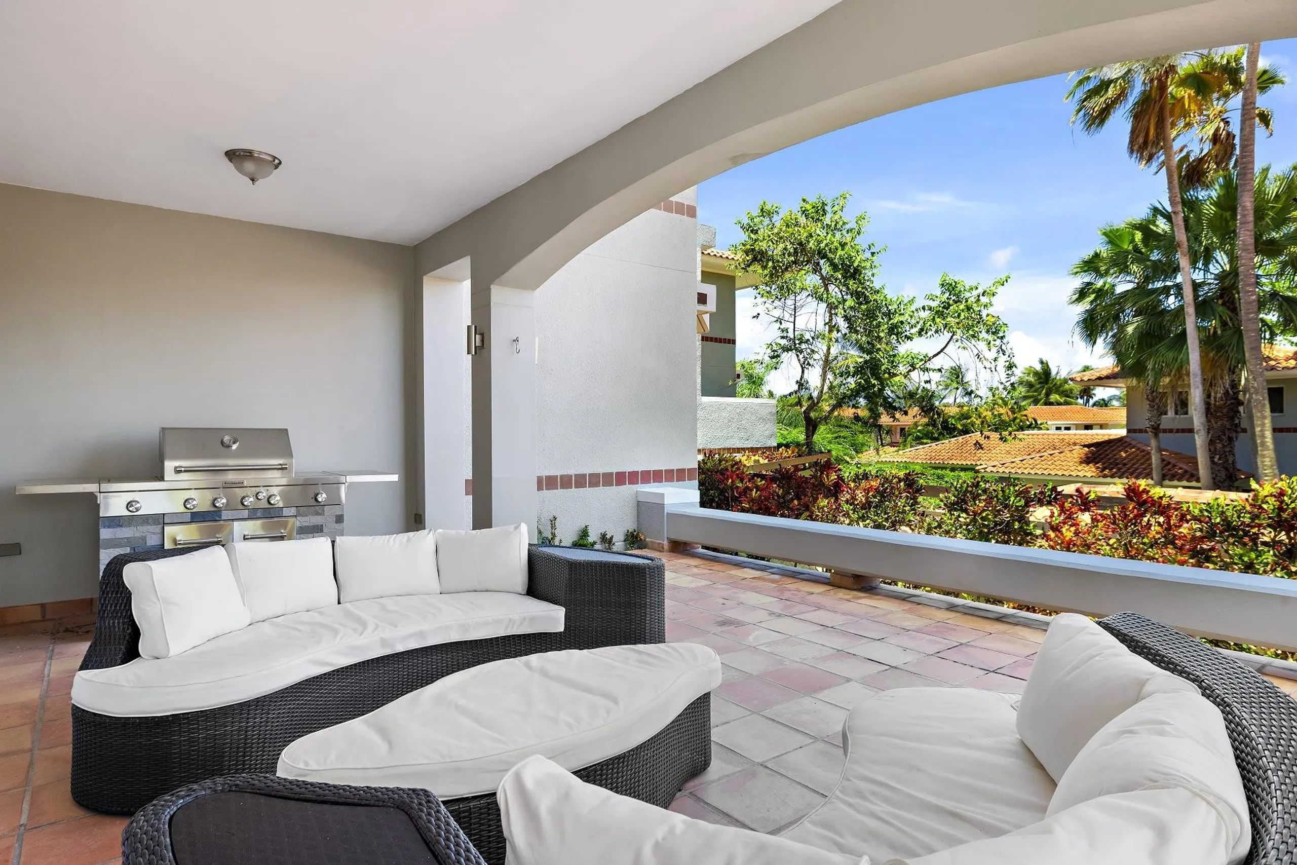 Relaxing Fresh Green Villa In Dorado Beach with 3 Bedrooms, Dorado