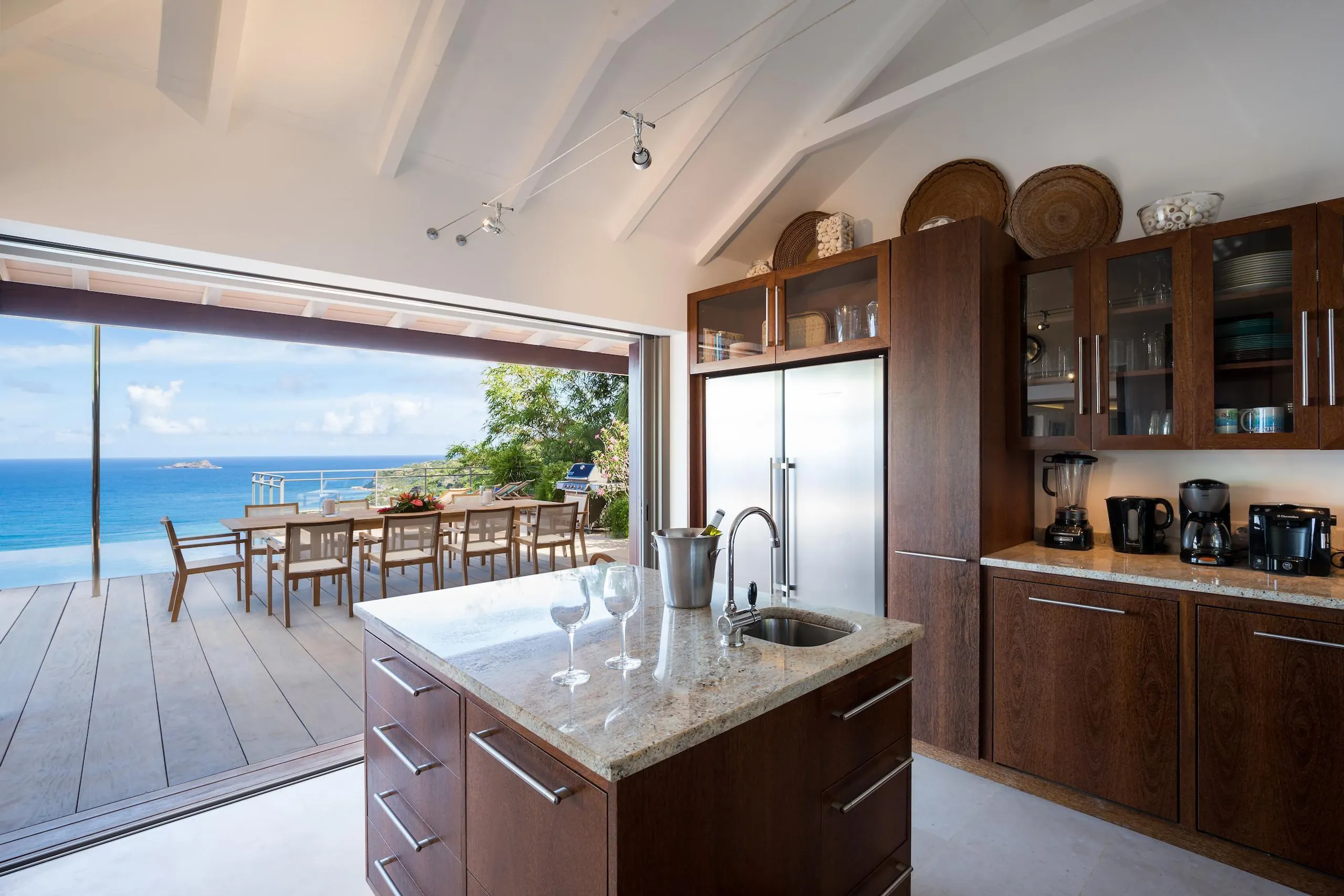 Luxe Haven in Caribbean Paradise with Private Pool and Panoramic Ocean Views — photograph 6