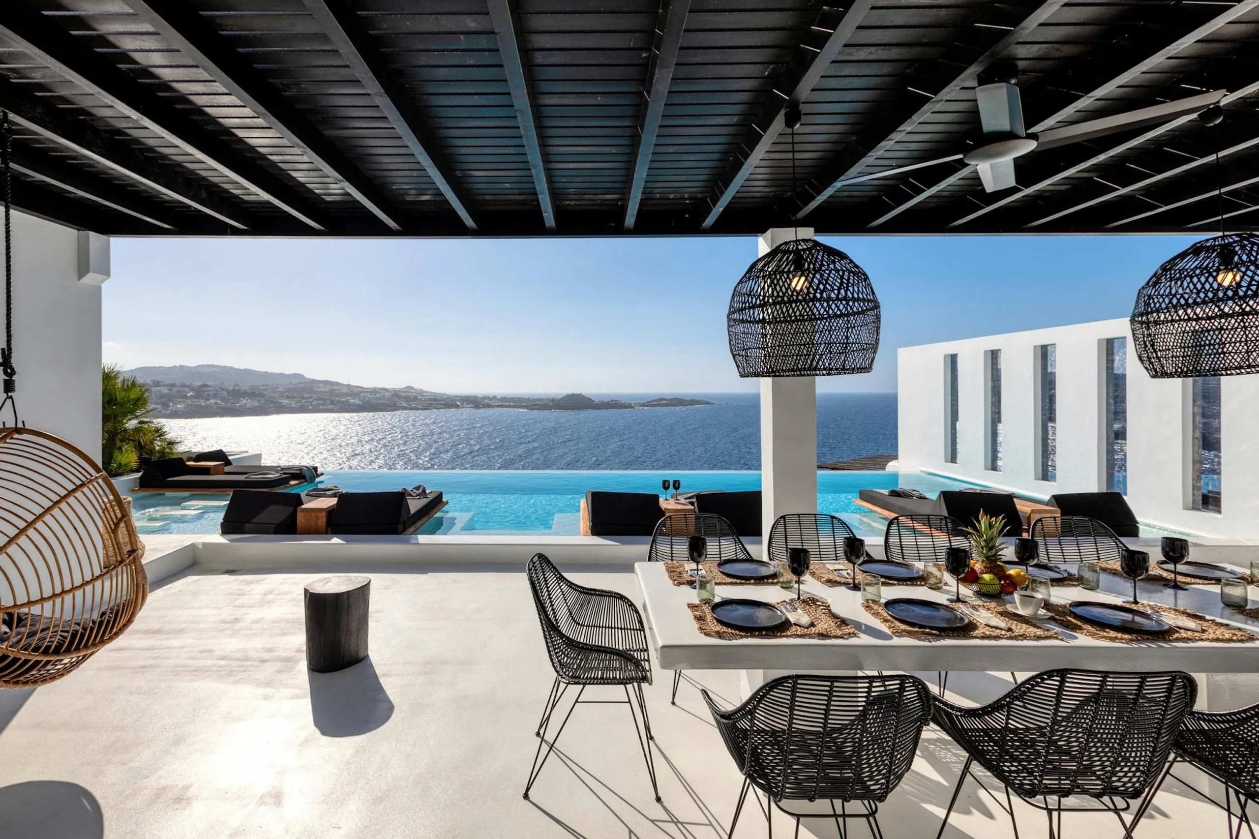 Tranquil Mykonos Estate with Infinity Pool, Jacuzzi, and Ocean Views, Agios Lazaros