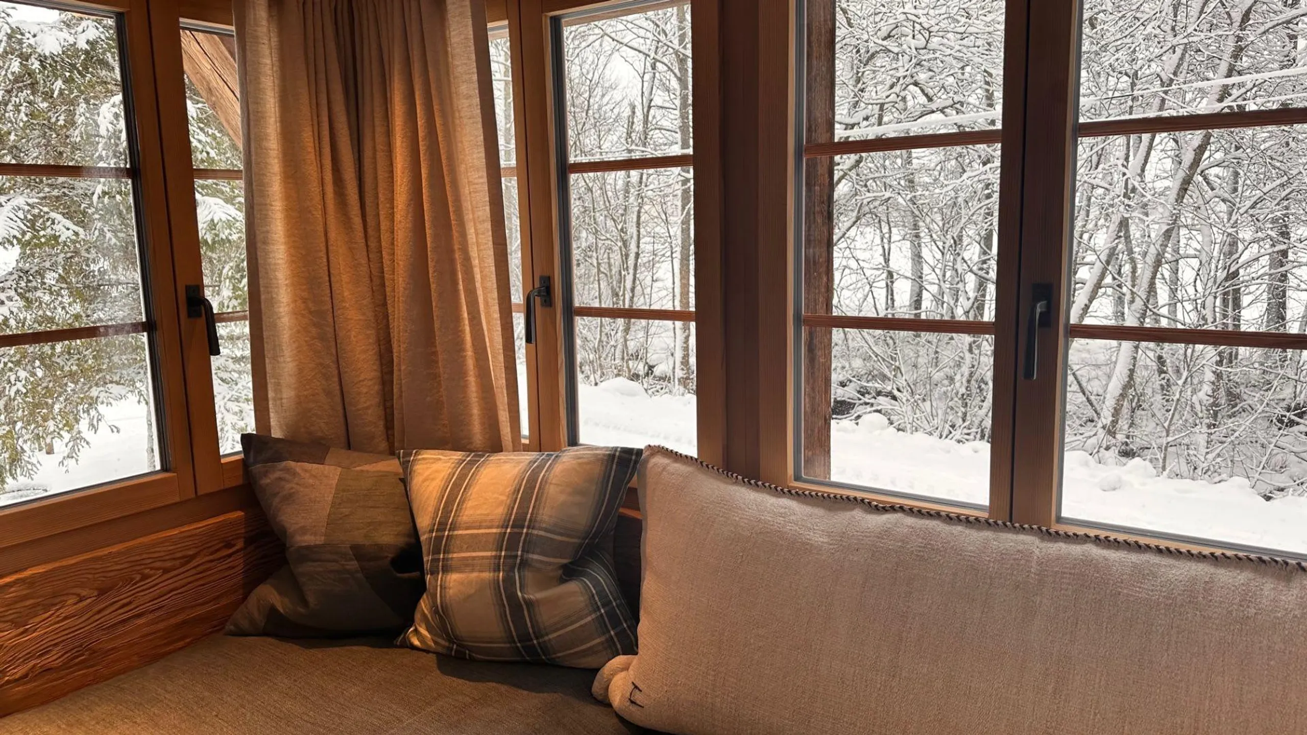 Magnificent Gsteig Chalet with Sauna — photograph 8