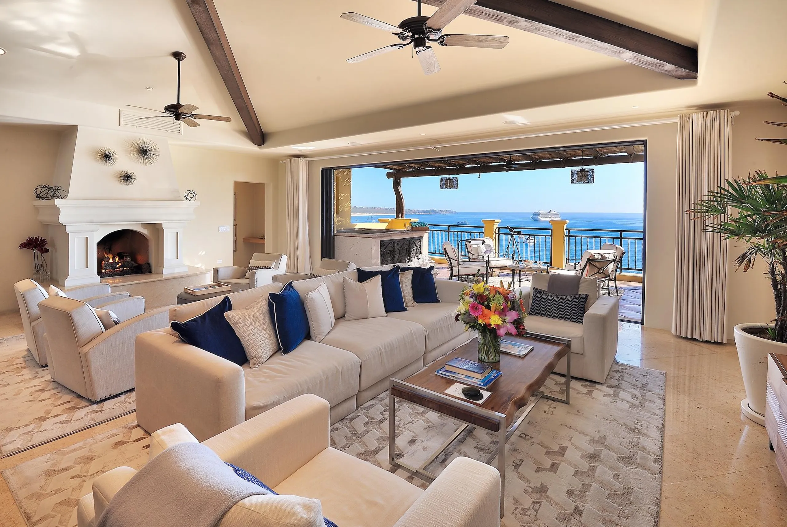 Magnificent Luxury Cabo Penthouse with Unforgettable Ocean Views — photograph 3