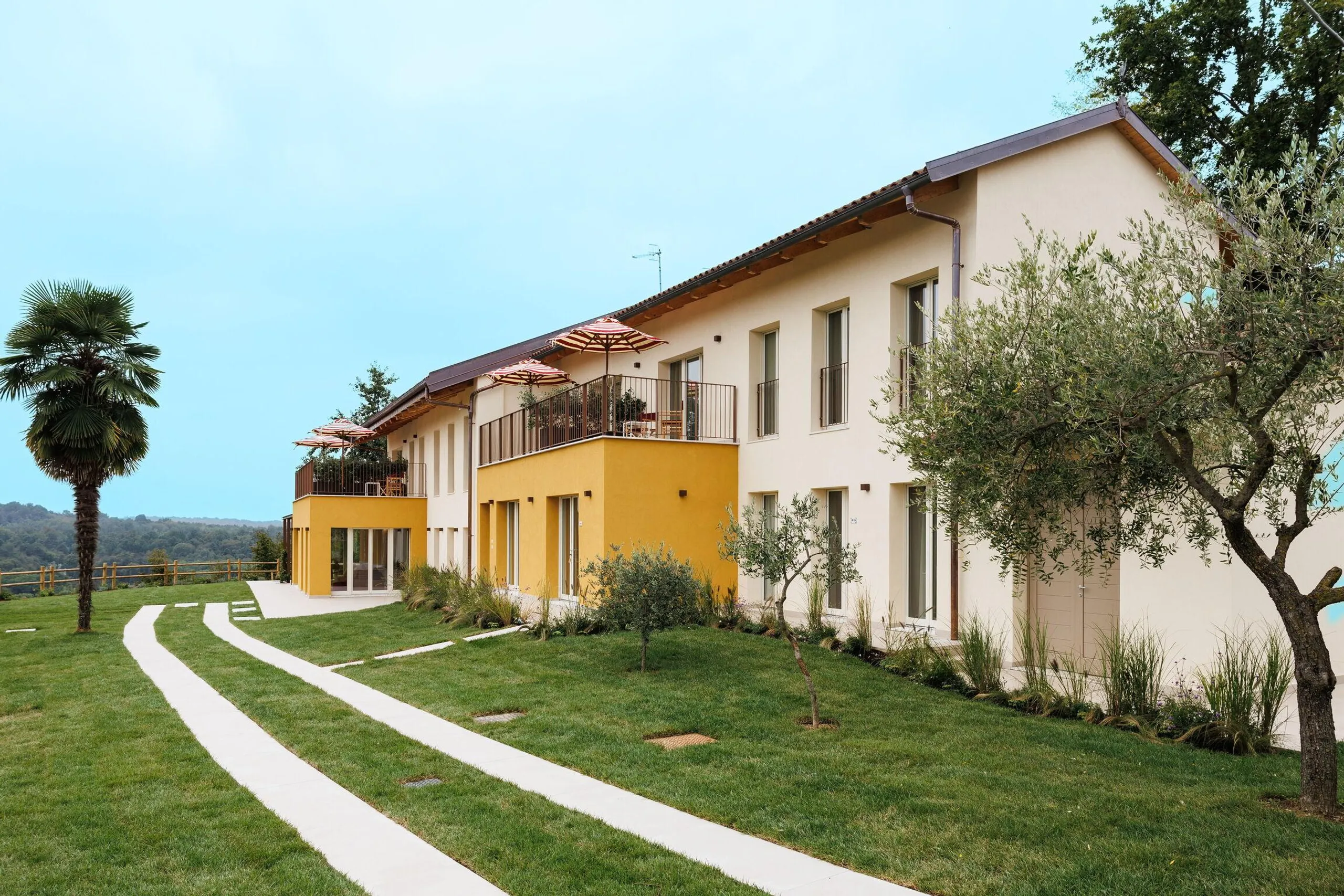 Imposing Italian Estate with Invigorating Pool and Dining Al-Fresco, Roreto
