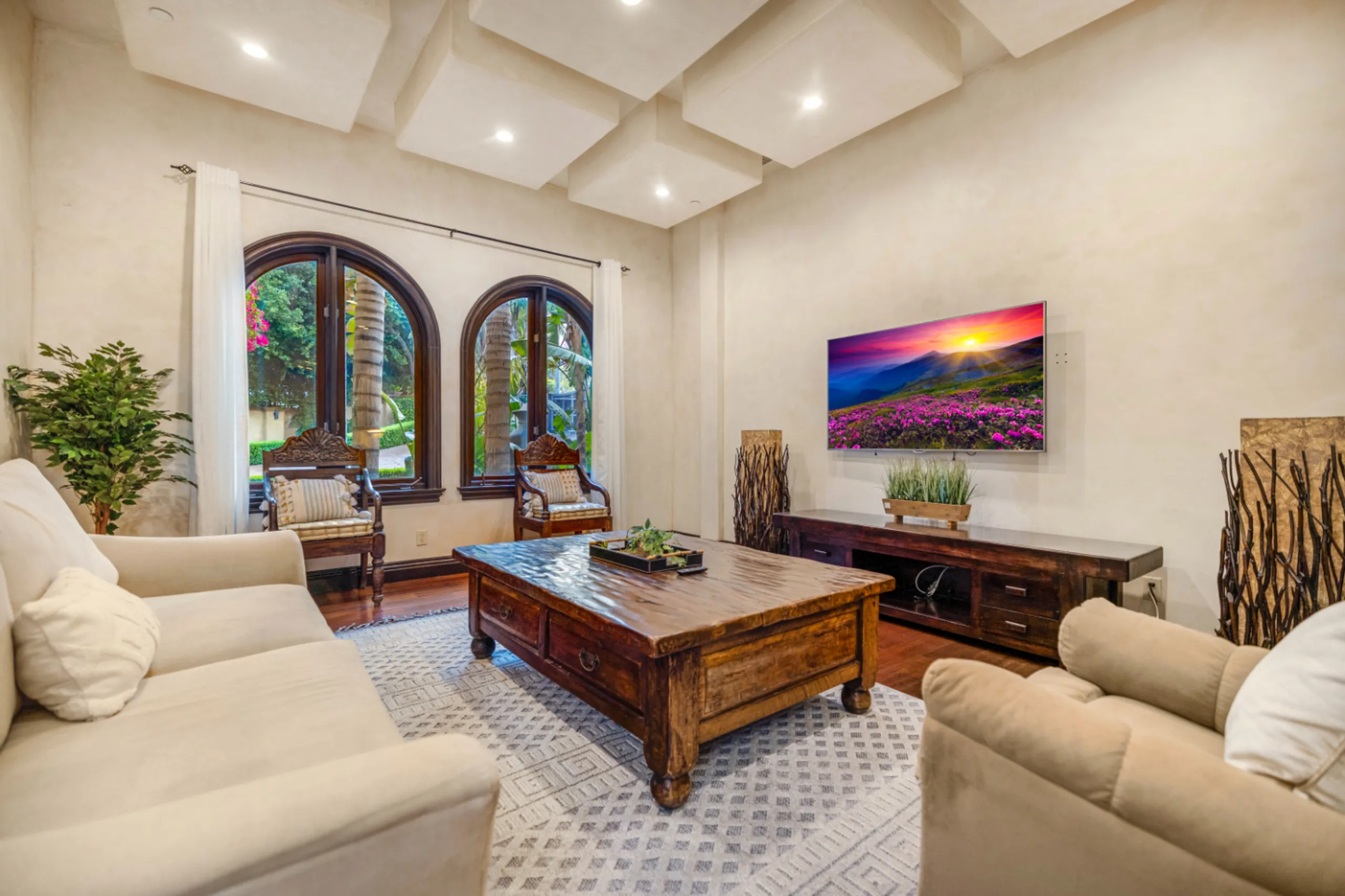 Opulent Tarzana Mediterranean Villa with Pool, Spa, & Theater — photograph 6