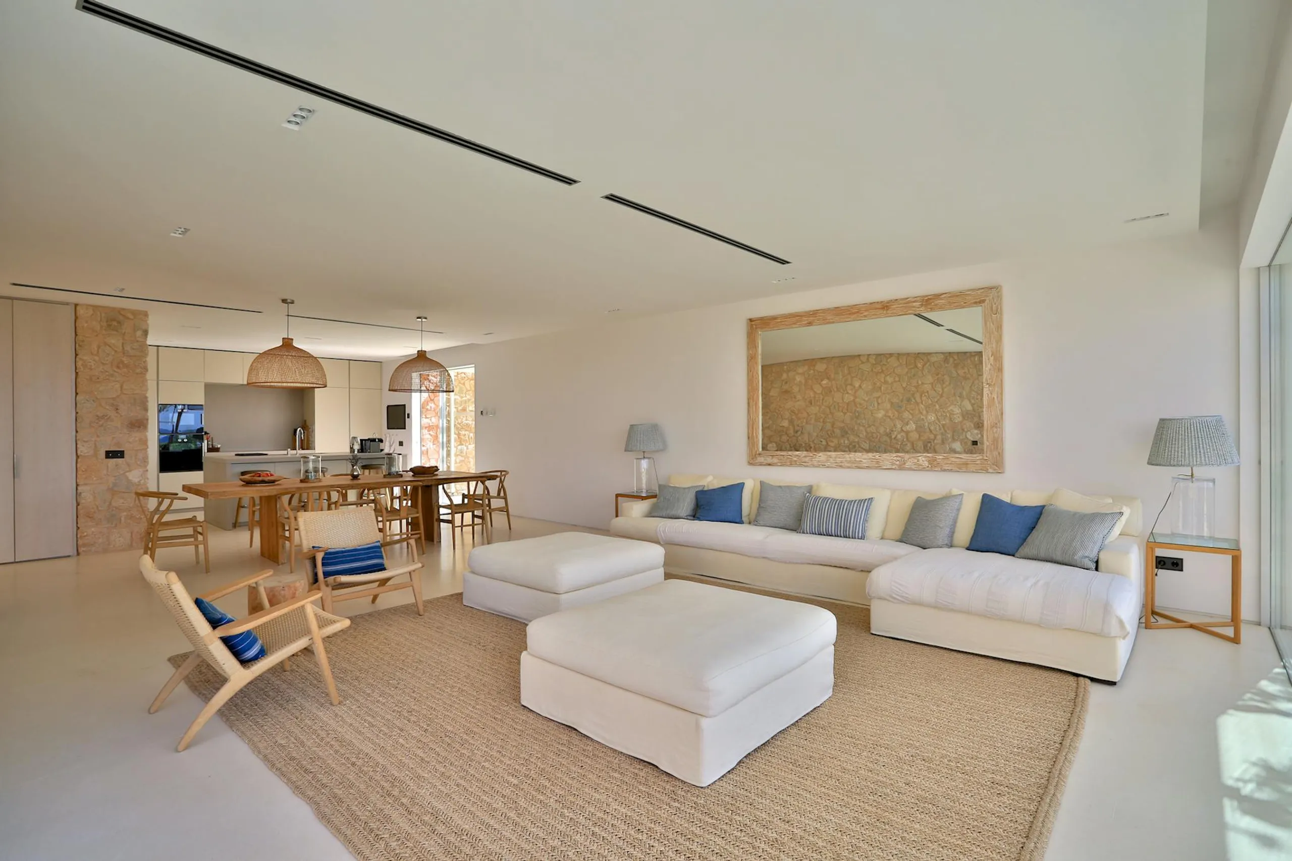 Lavish Ibiza Seaside Estate with Private Pool and Sun Deck — photograph 10
