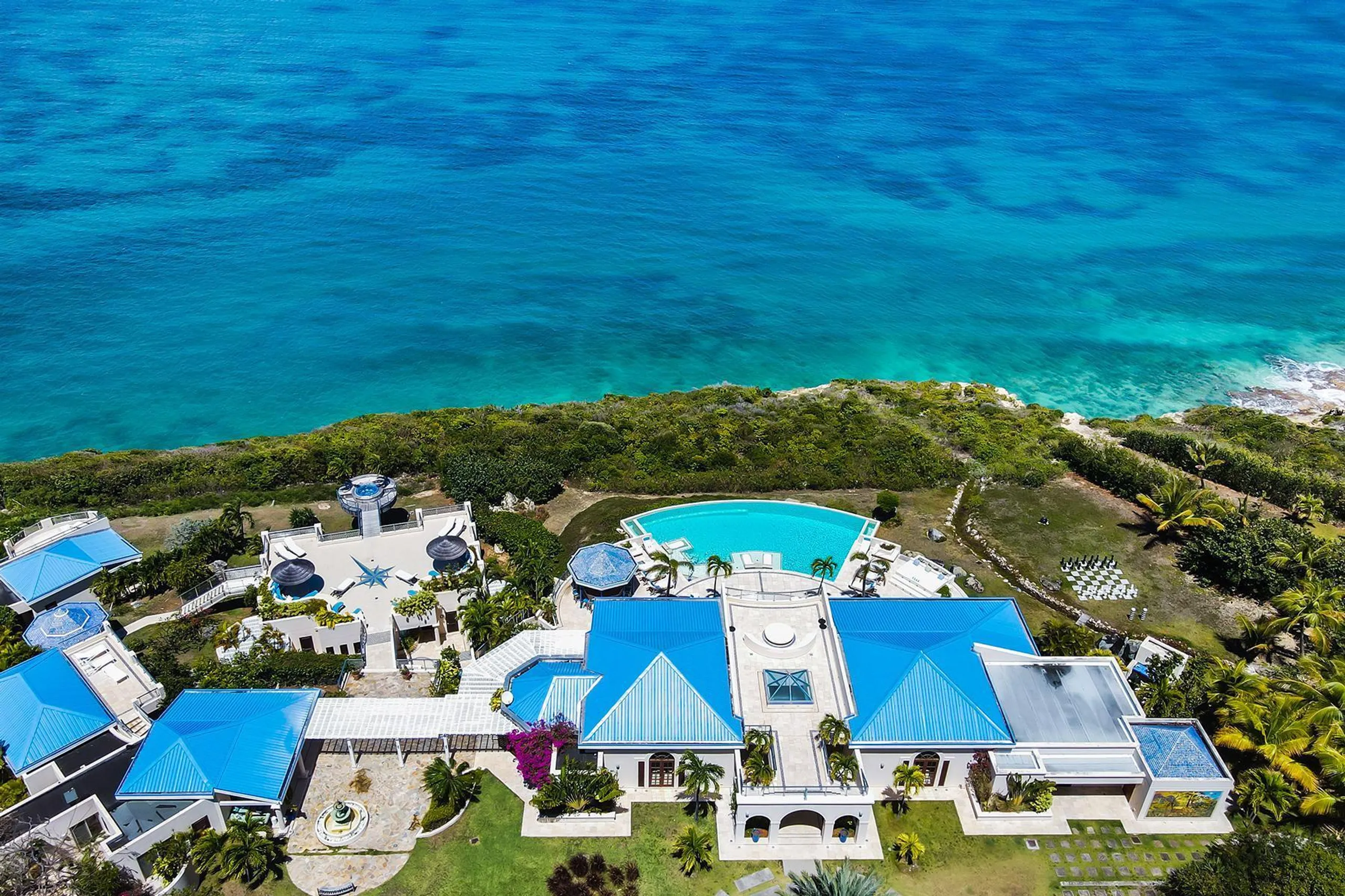 Clifftop Grand Compound with Infinity Pool and Panoramic Views in St. Martin, Terres Basses