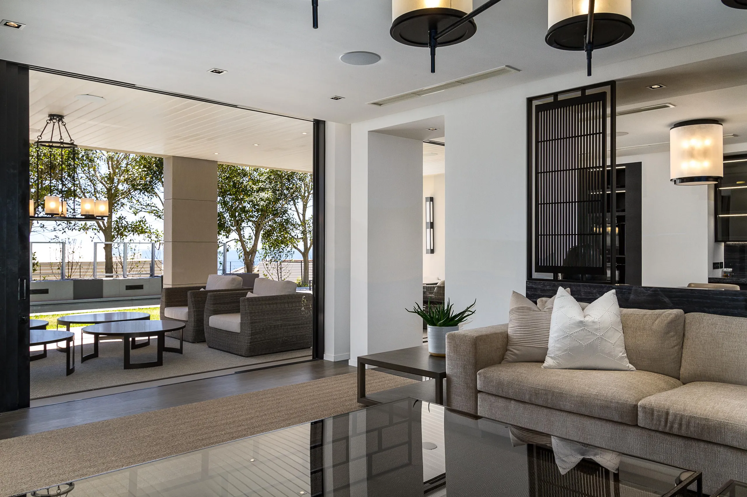 Luxurious Bantry Bay Villa with Private Pool and Atlantic View — photograph 9