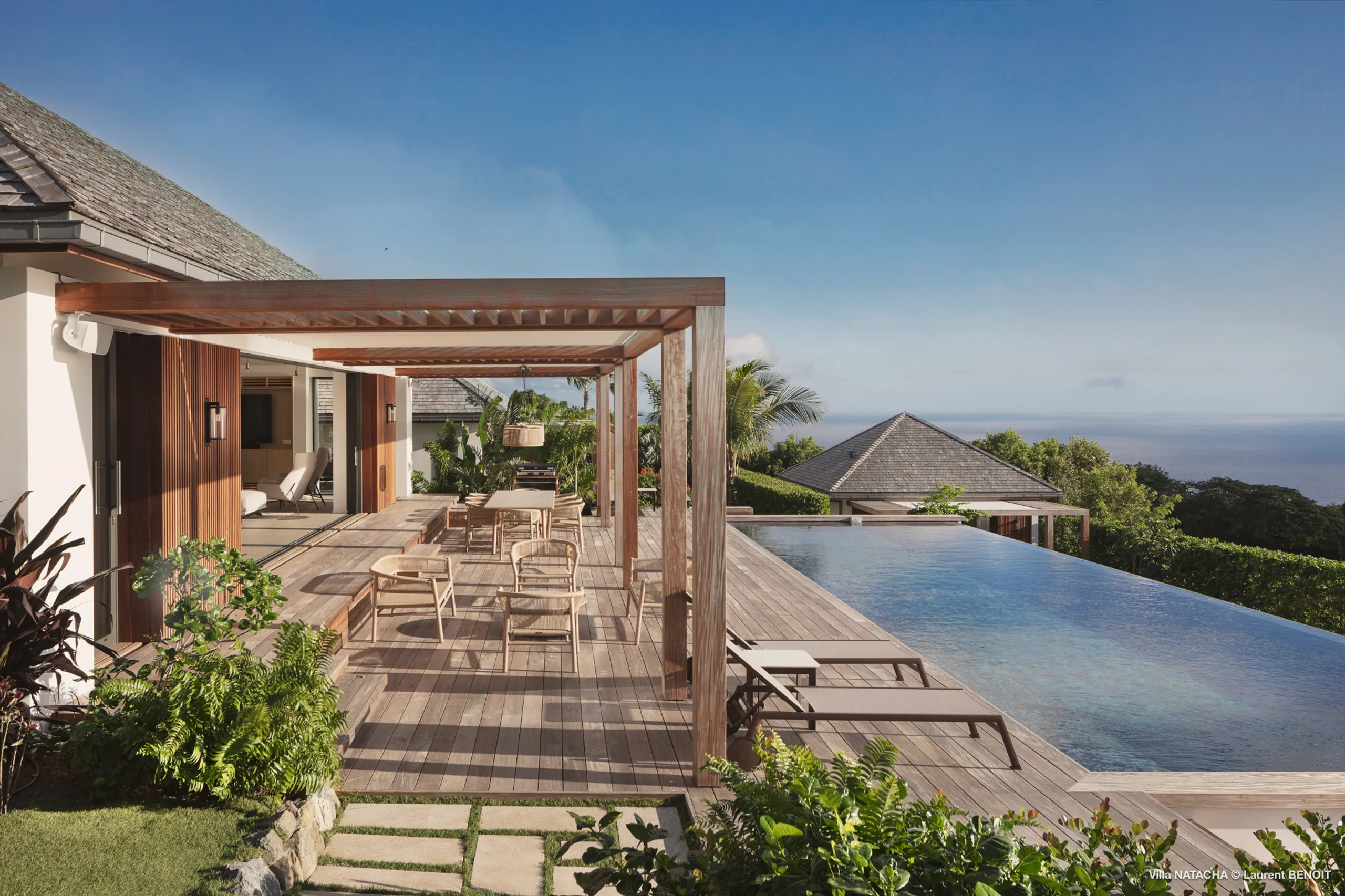 Sophisticated Lurin Villa with Heated Pool & Sea Views, Lurin