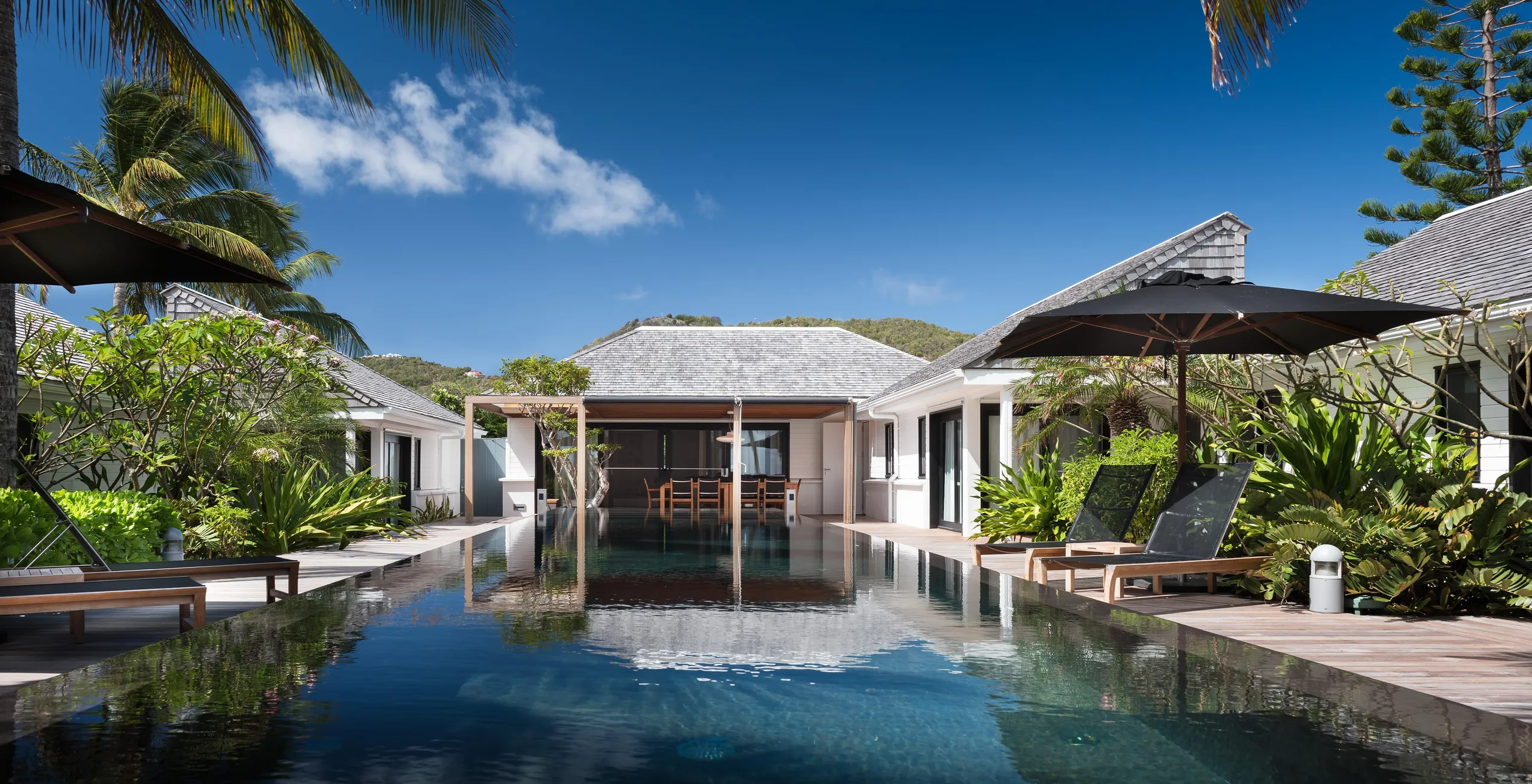 Elegant Paradise Villa with Infinity Pool and Majestic Ocean Views, St Jean Beach