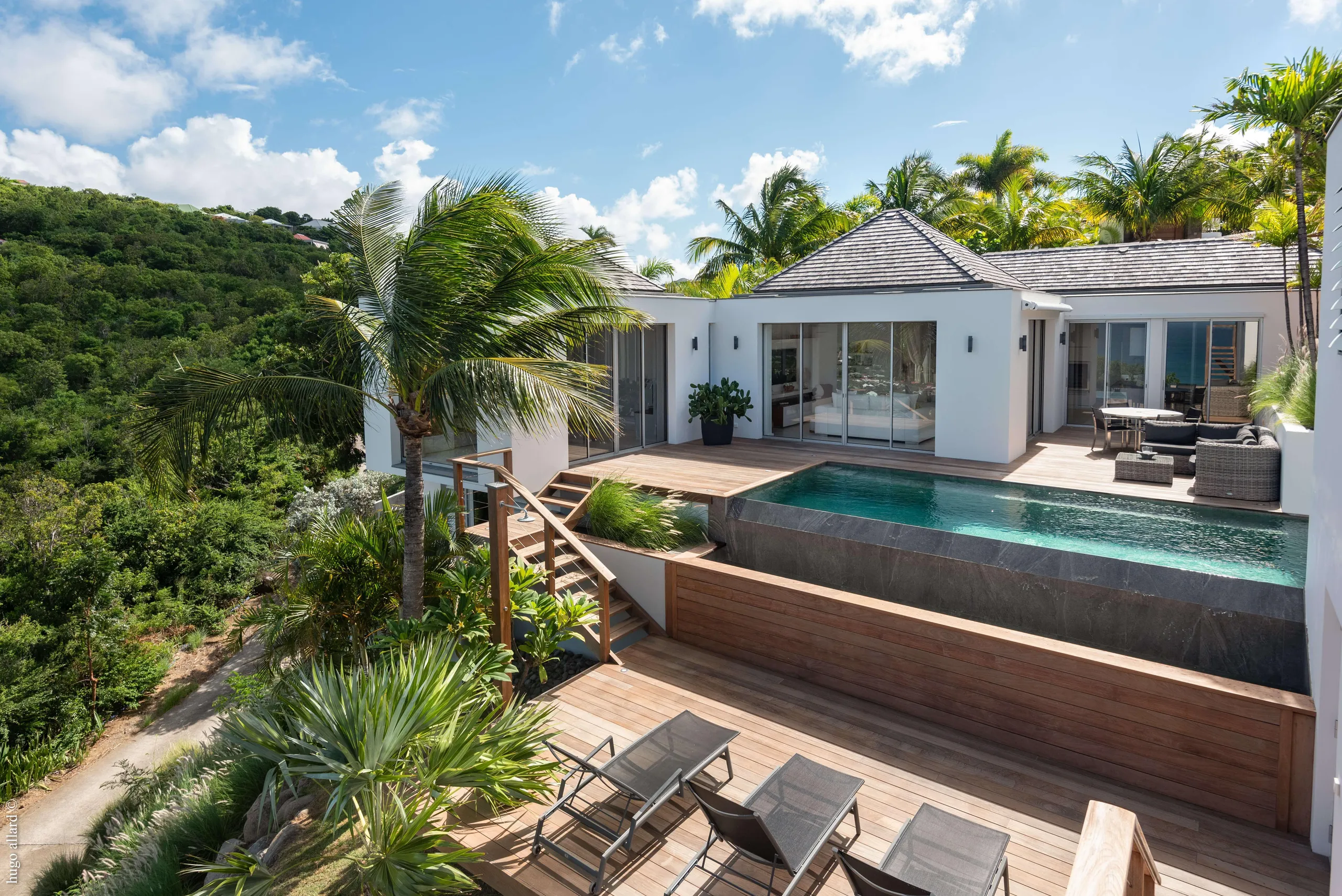 Panoramic Ocean Views: Exquisite Getaway in Private Pogamus — photograph 4