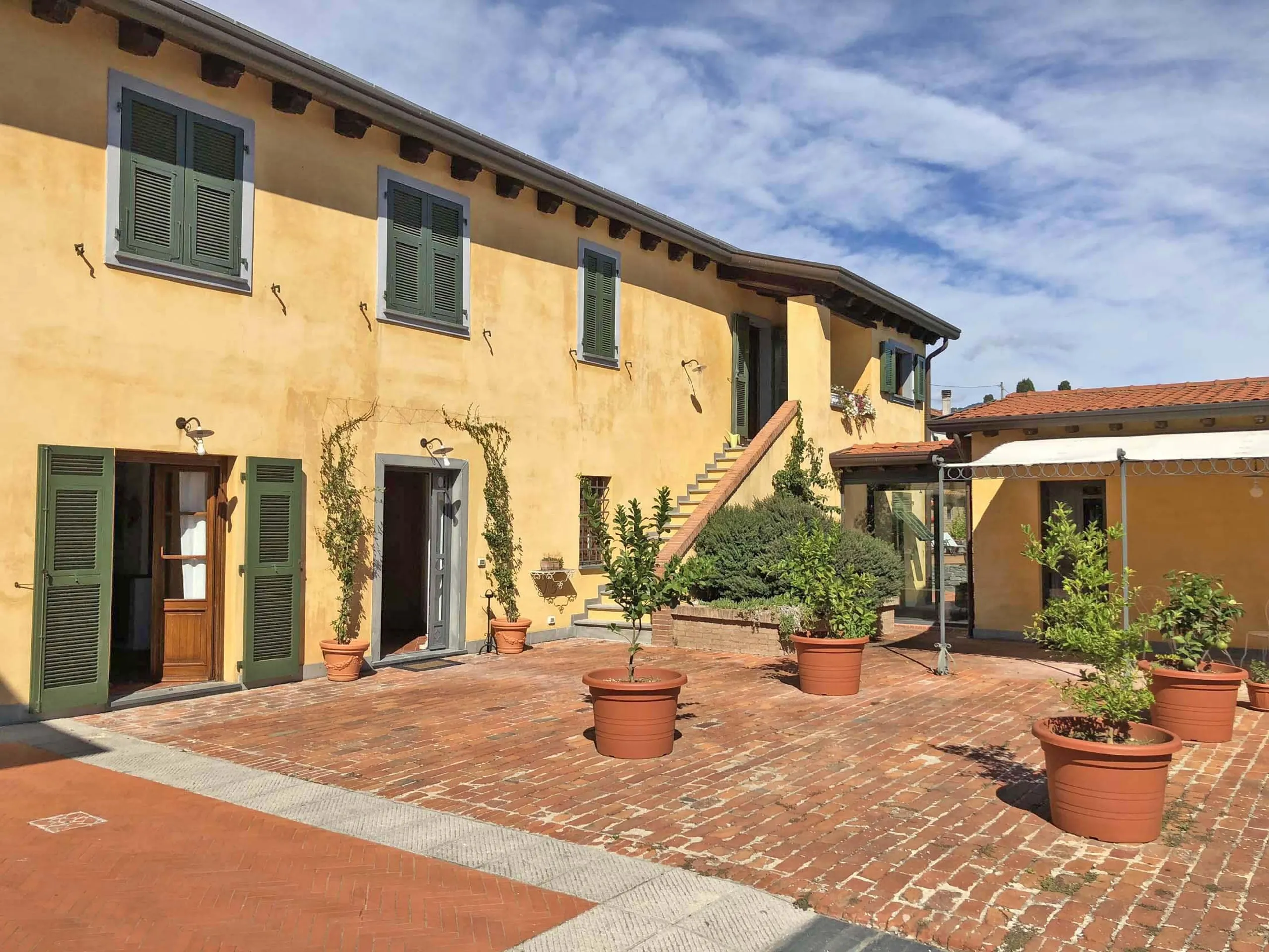 Charming Tuscan-Ligurian Villa with Private Pool, Mountain Views — photograph 9