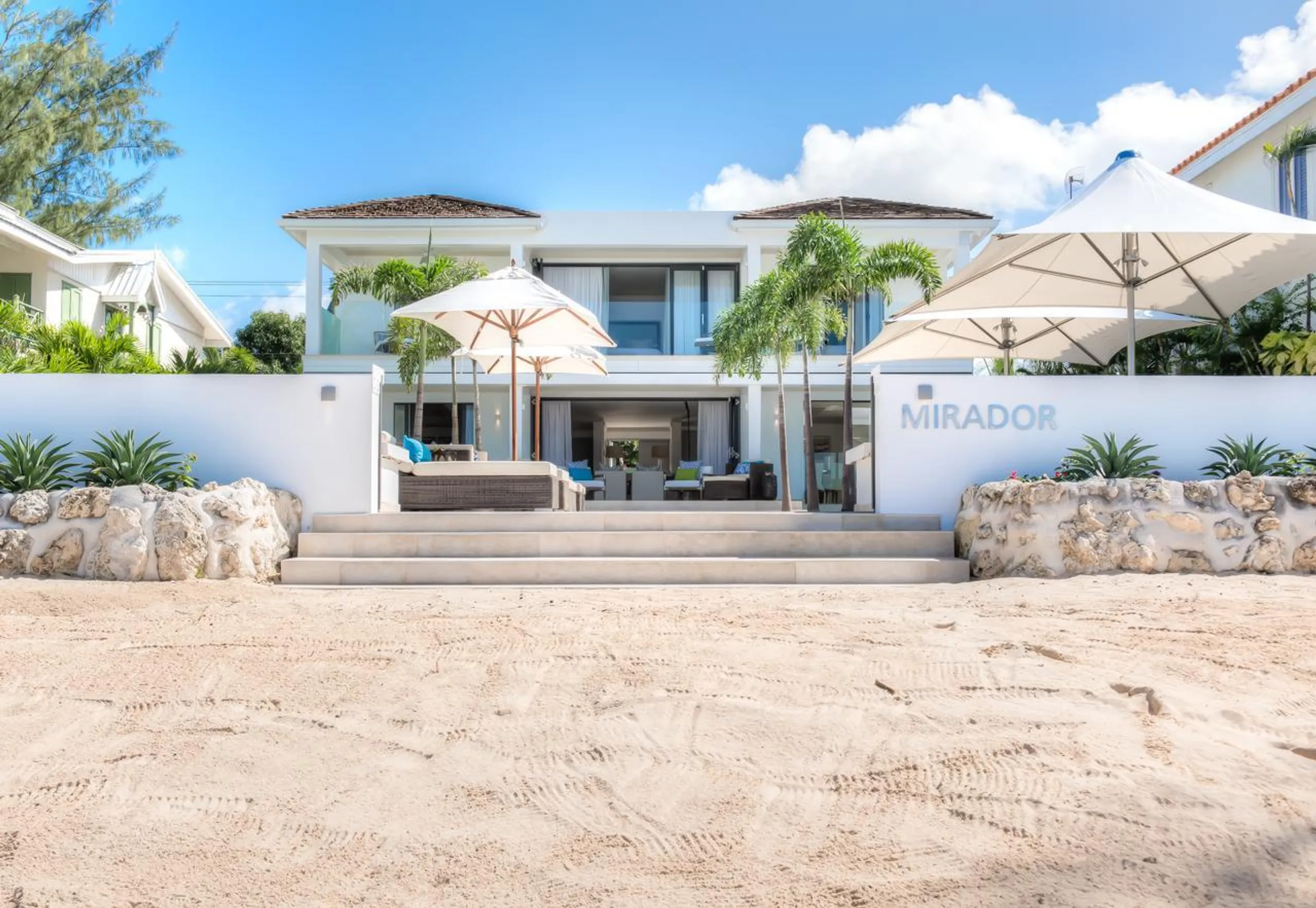 Barbados Beachfront Contemporary Villa with Tropical Ambiance and Stunning Views of the Caribbean Sea — photograph 12