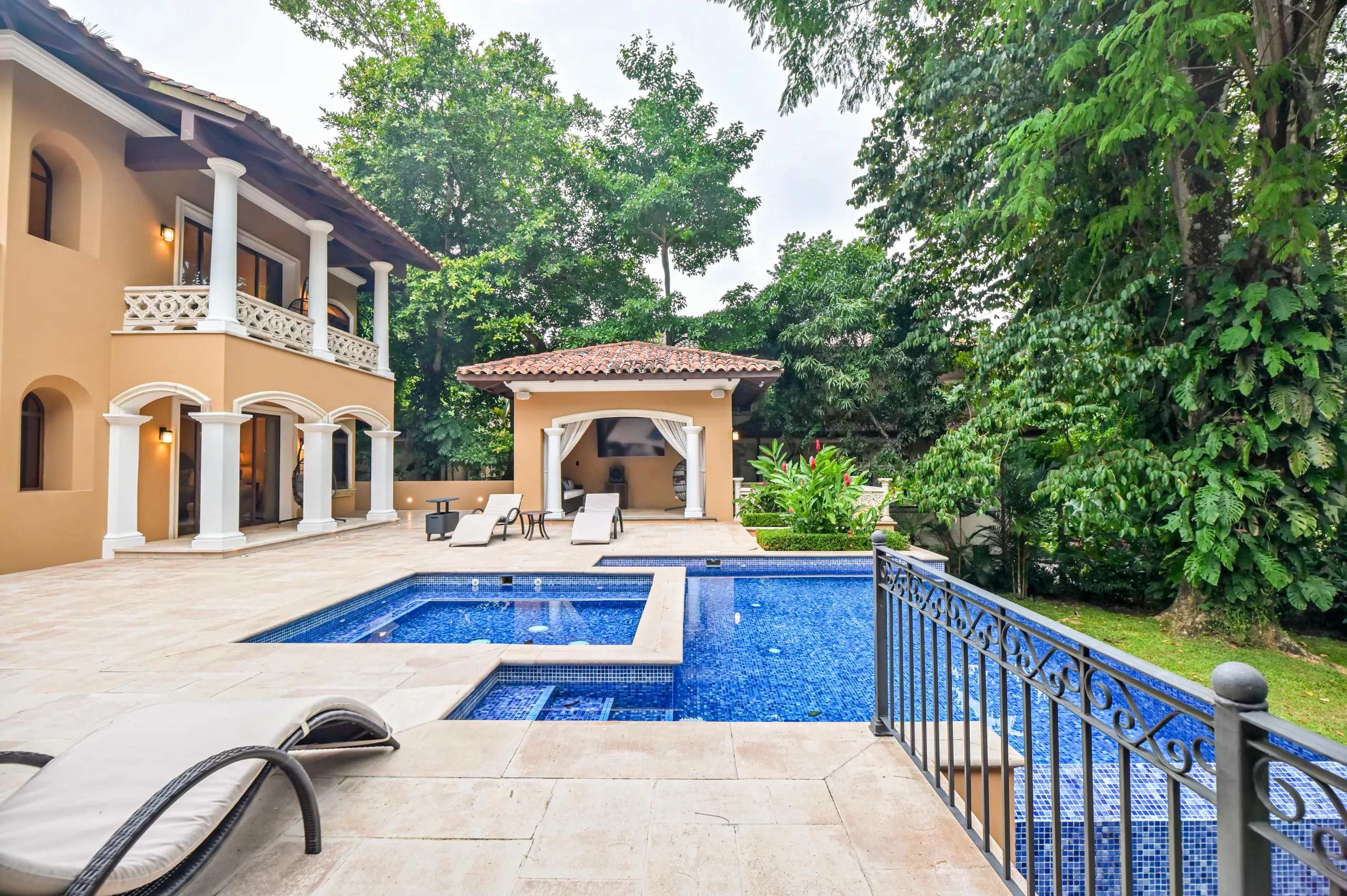 Stunning Los Sueños Villa with Garden Jacuzzi, Wet Bar & Golf Course View — photograph 2