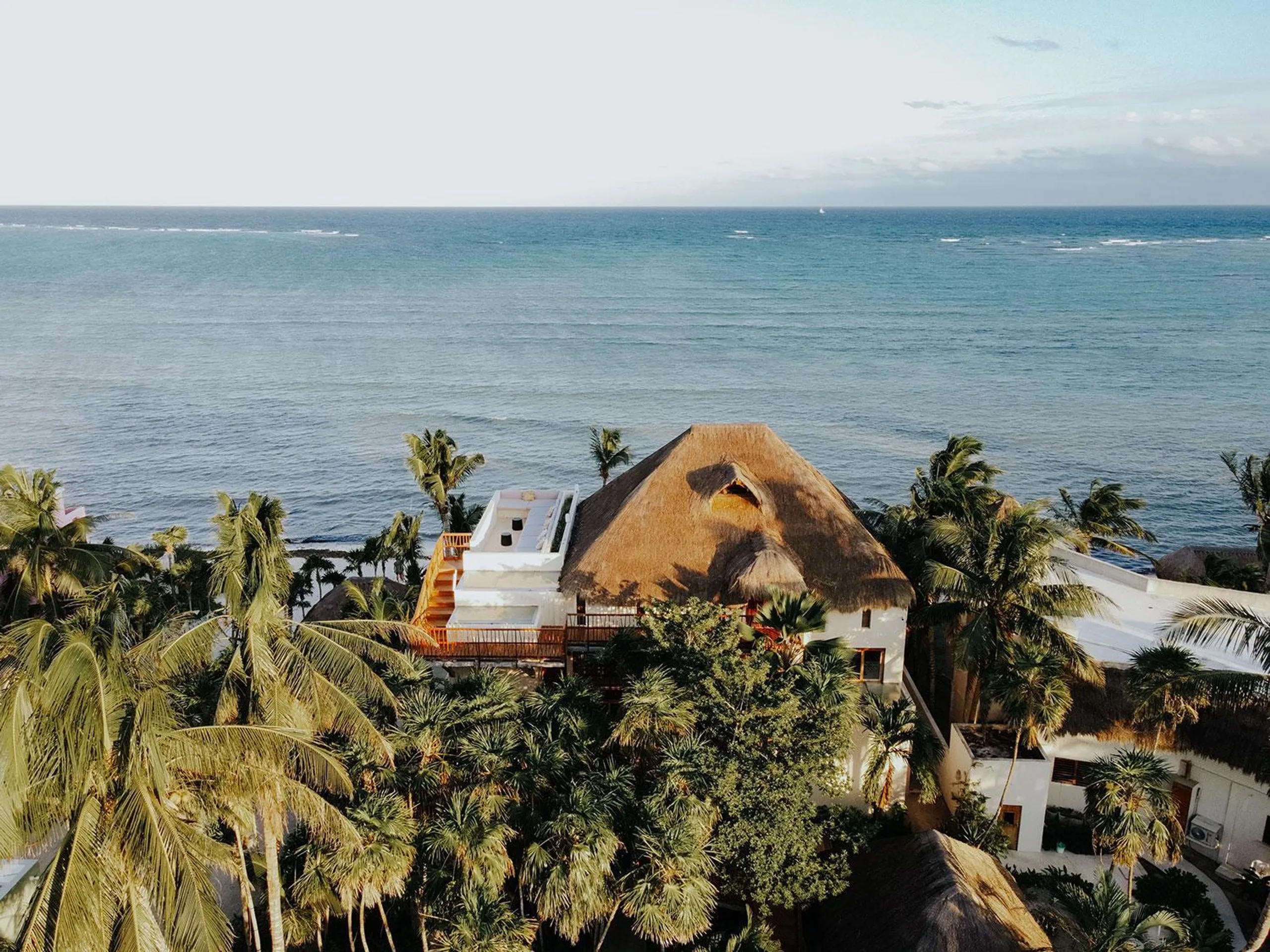 Enchanting Eco-Luxe Chic Retreat with Private Pool and  Oceanic Delights — photograph 12