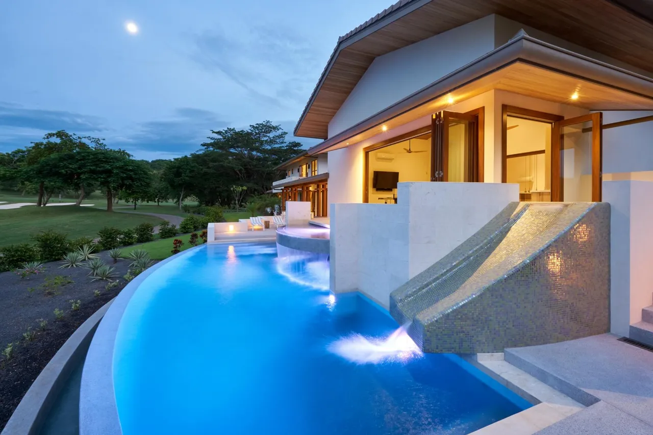 Casa Breeze
