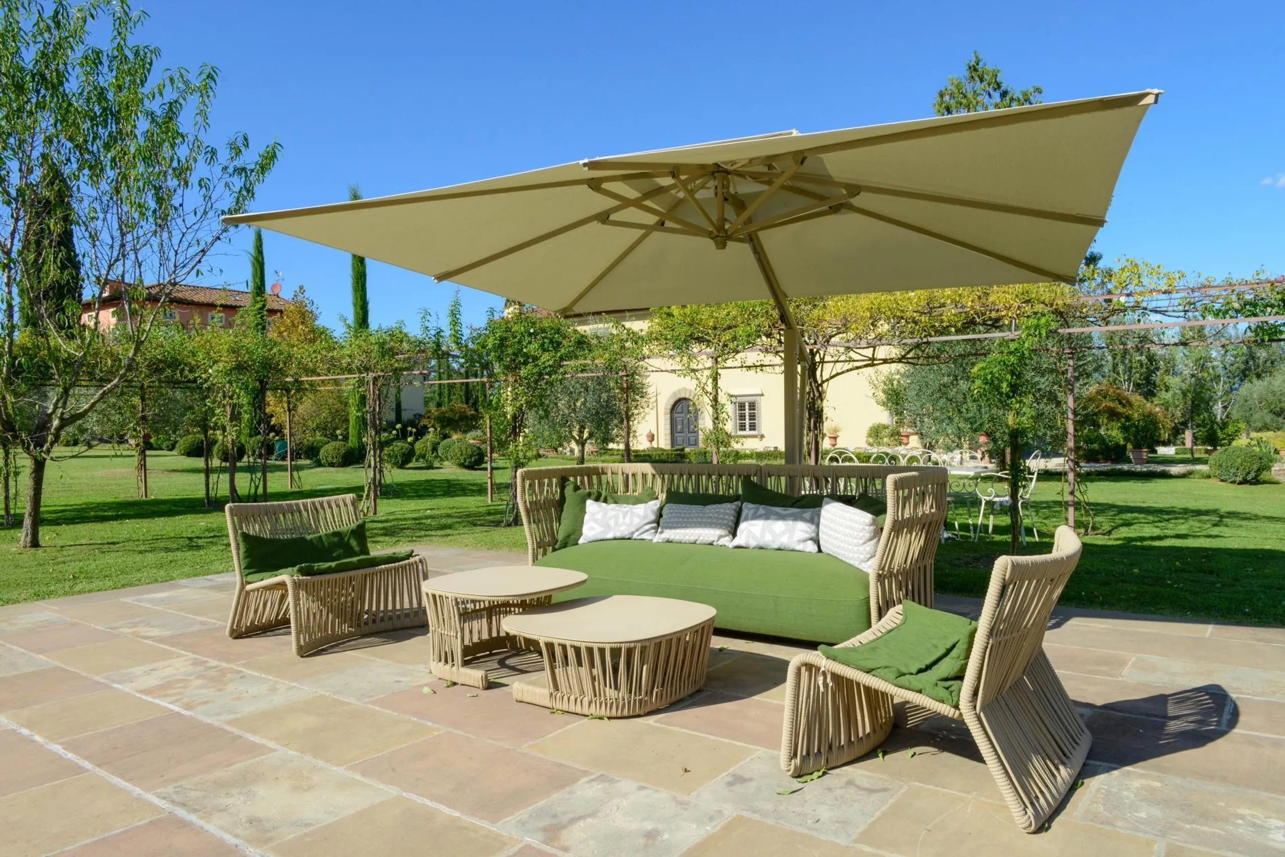 Grand 14BDR Tuscan Estate with Private Pool, Gazebo, and Pool Table — photograph 9