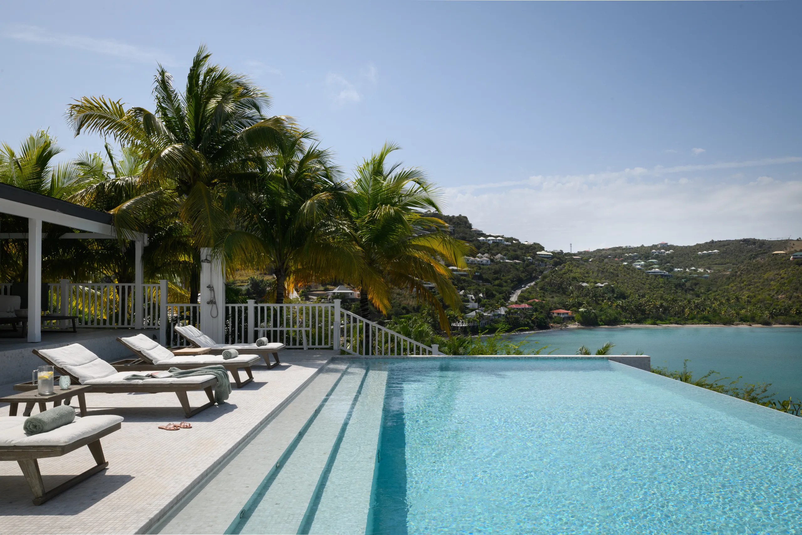 Waterfront St. Barth Villa with Private Dock, Heated Pool & Airy Living Spaces — photograph 4