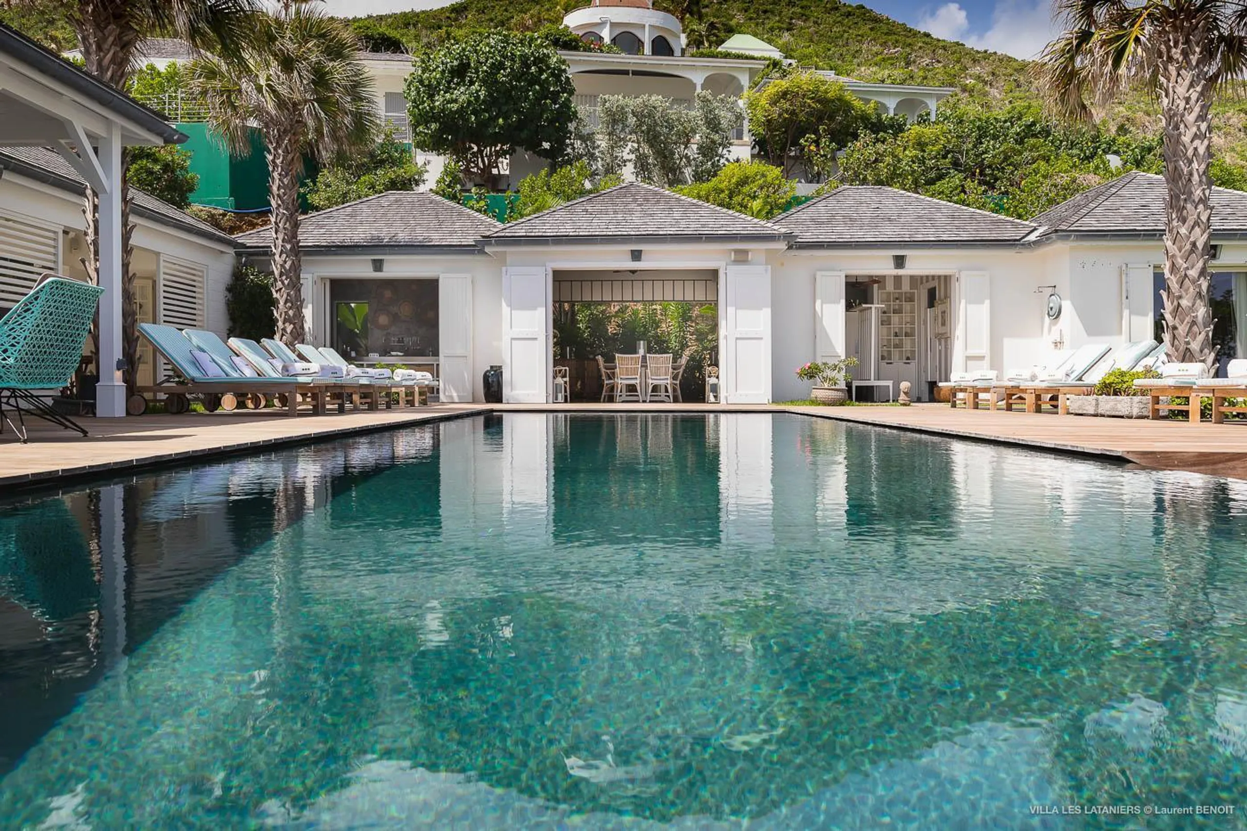 Opulent Paradise Villa with Private Pool and Walks to Beach — photograph 3
