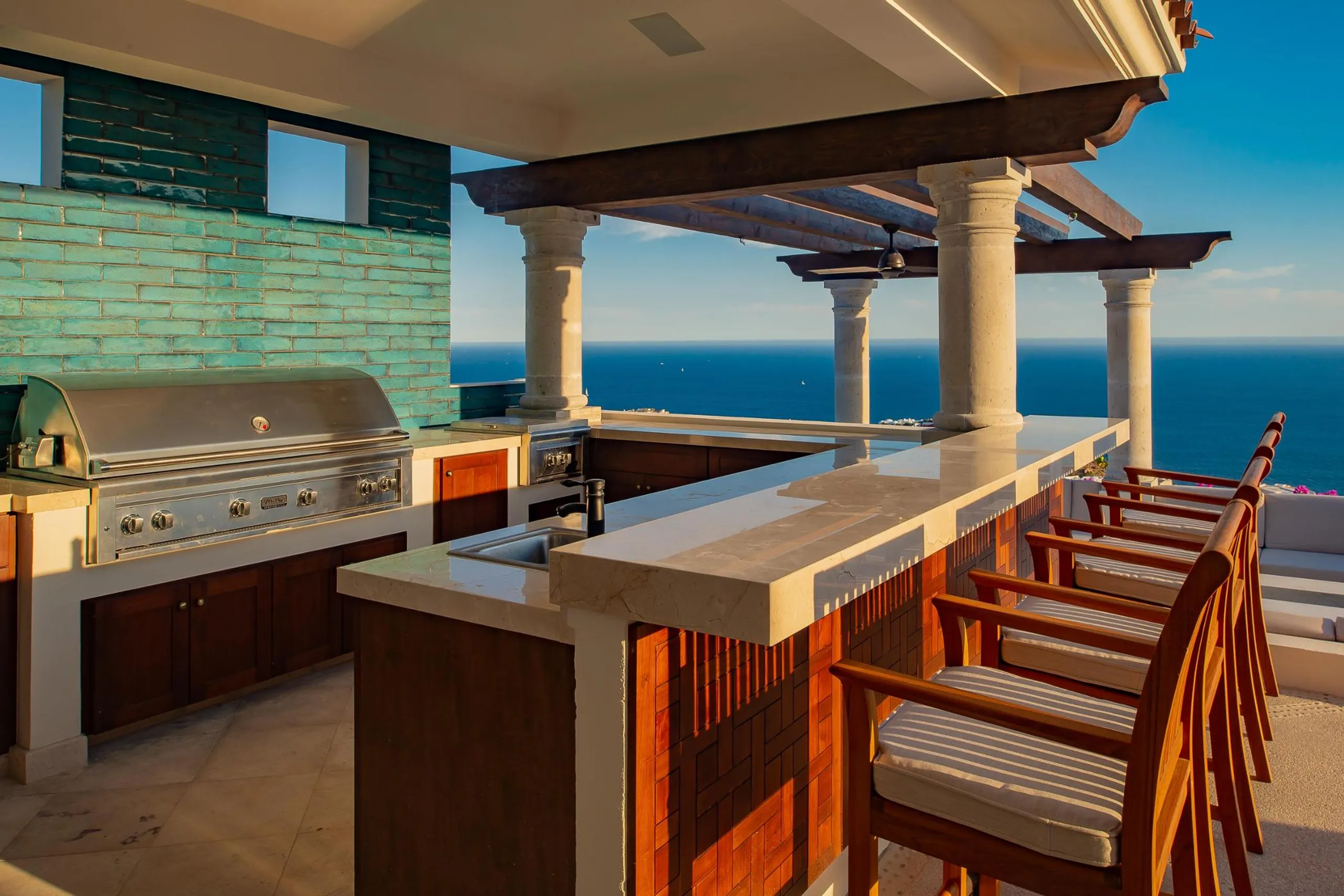 Spectacular Los Cabos Villa in Pedregal with Infinity Pool and Sweeping Ocean Views — photograph 11