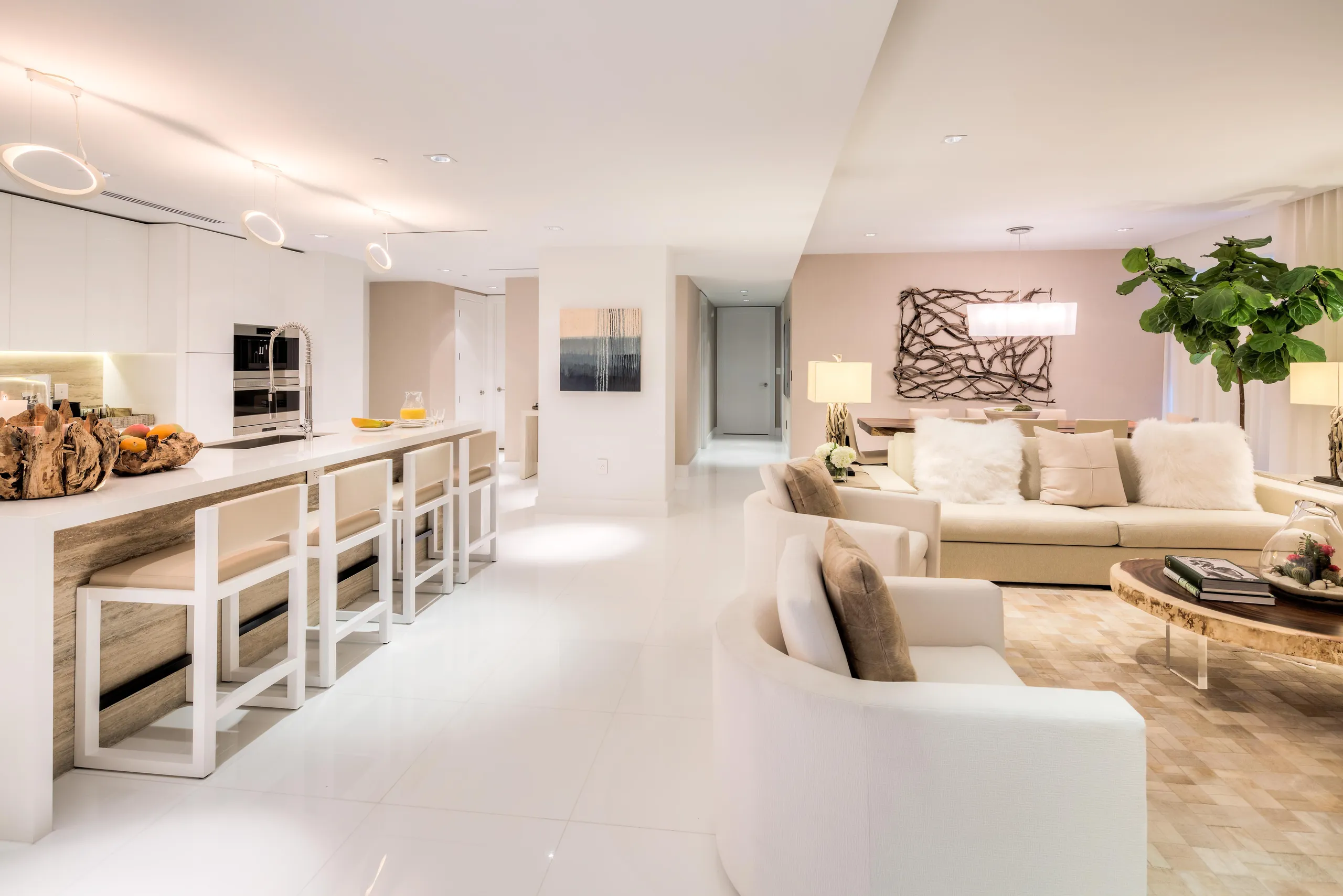 Luxury Miami Penthouse with Ocean Views at Every Angle — photograph 6