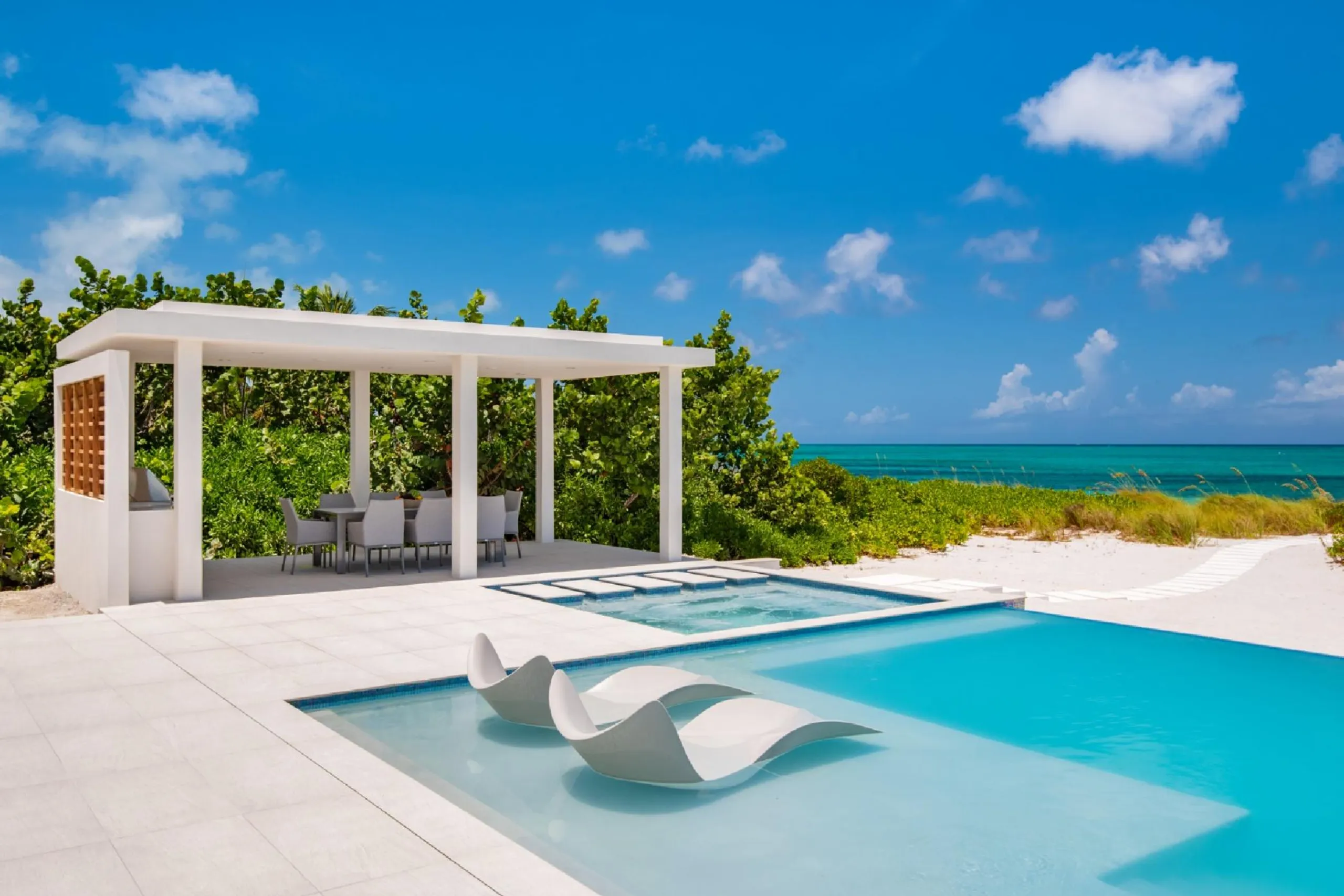 Ultra Modern Grand Architectural Estate with Ocean Views and Infinity Pool — photograph 5