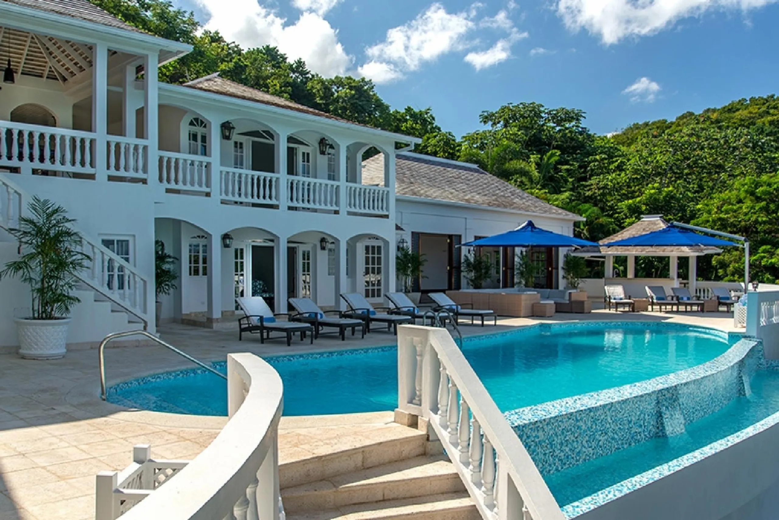 Elegant Montego Bay Villa with Private Pool and Panoramic Ocean Views, Montego Bay