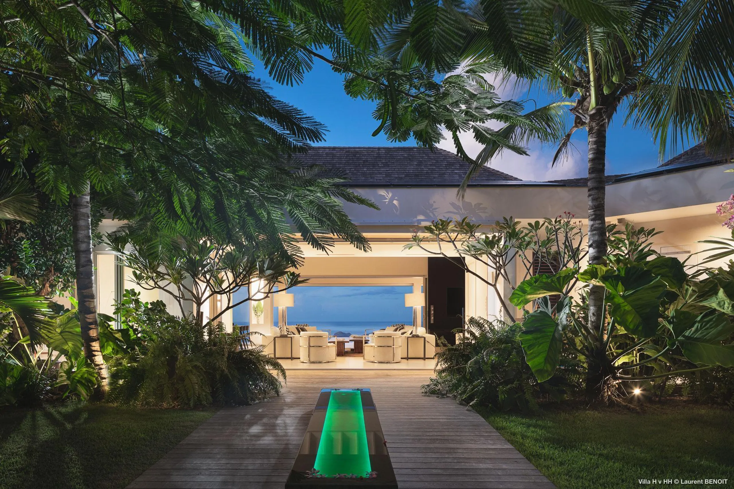 Striking Gustavia Ocean View Villa with Infinity Pool and Garden Gazebo — photograph 5