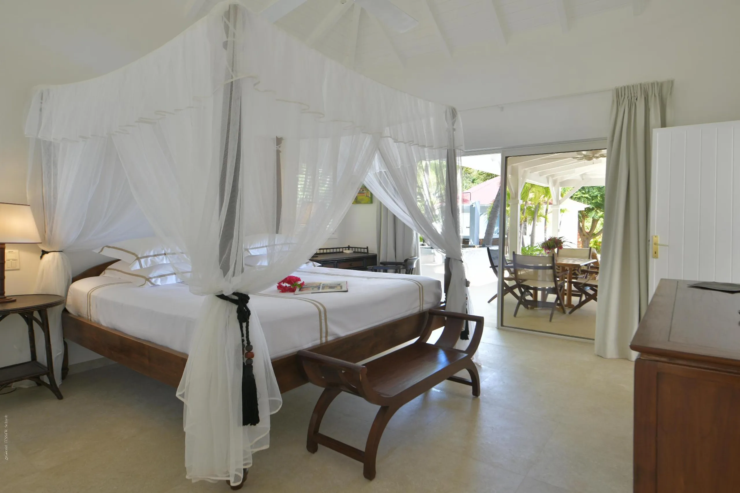 Majestic Tropical Estate with Private Pool and Ocean Views — photograph 6
