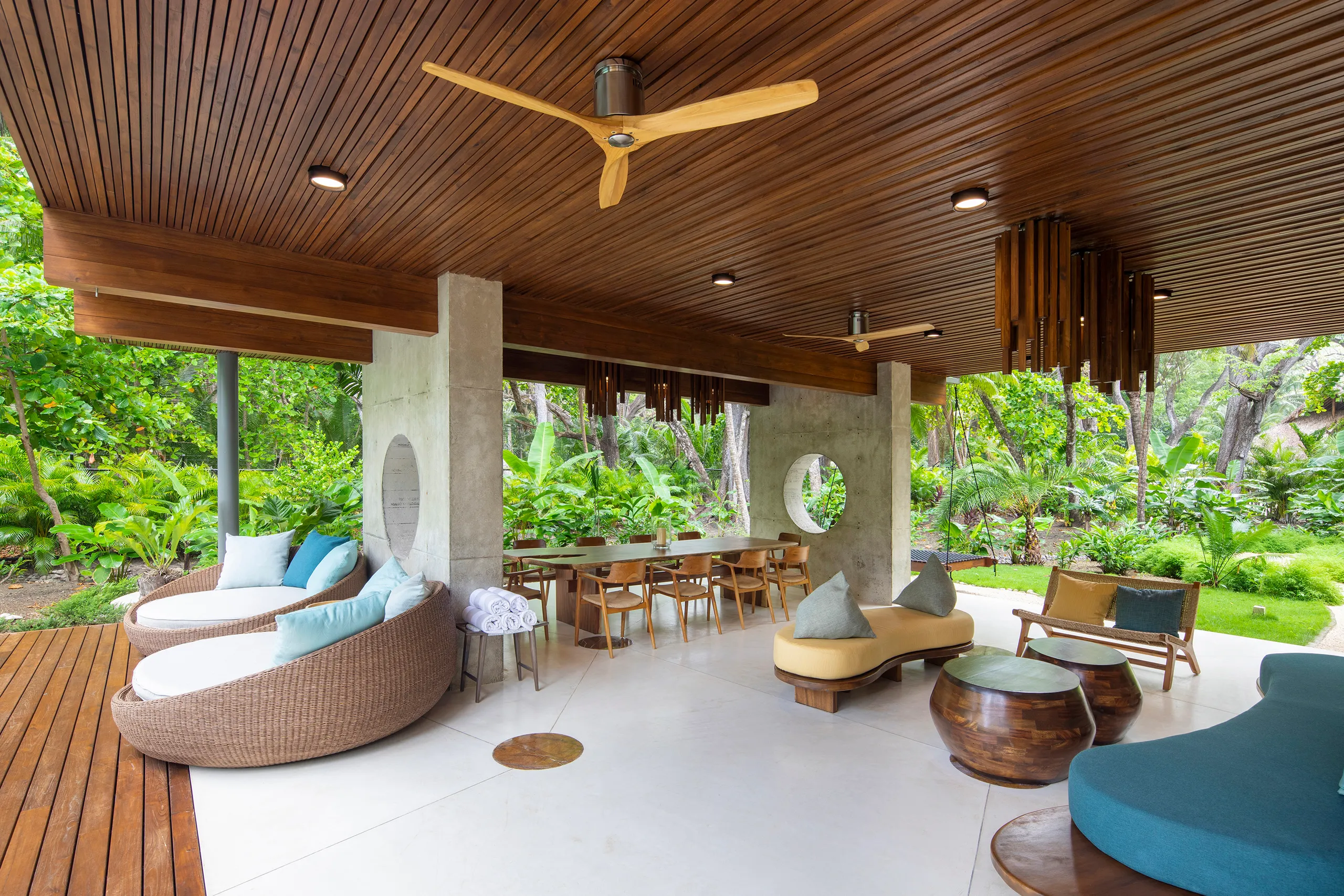 Tropical Beachfront Twin Villas with Private Pool, Beach Access and Jungle Views — photograph 10