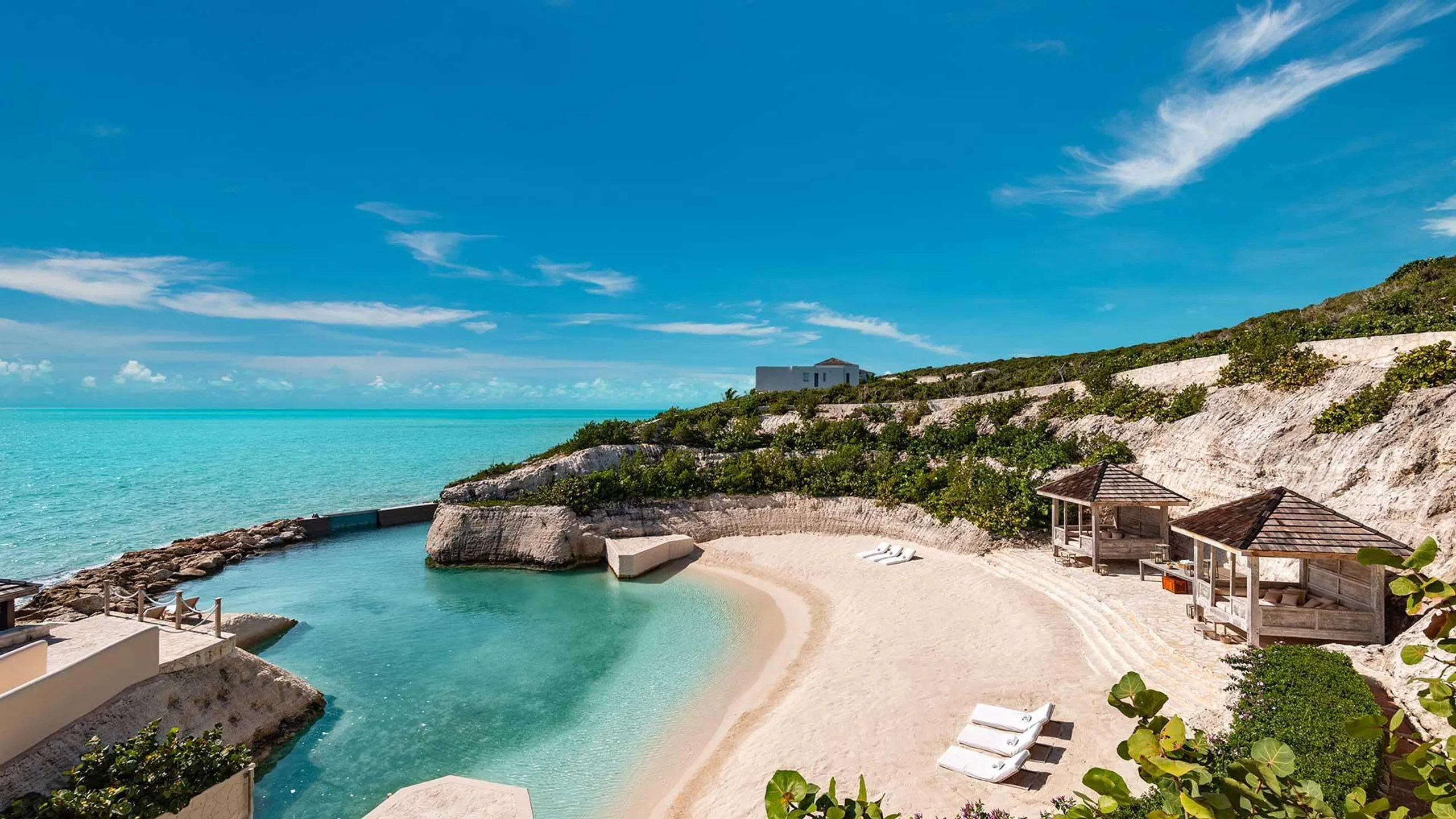 Hilltop Grand Luxury Estate with 360 Degree Views Infinity Pool and Private Cove, Providenciales