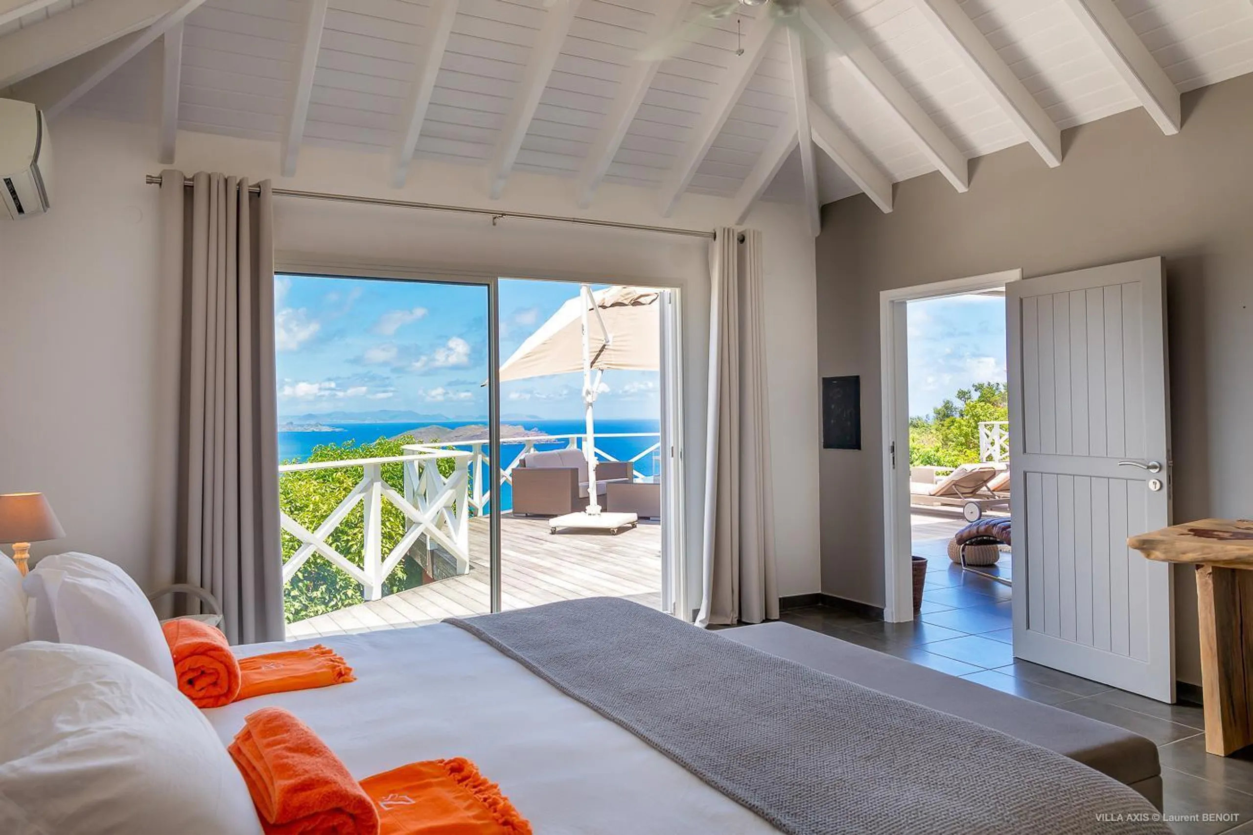 Exceptional Bay View Villa with Private Pool and Gazebo — photograph 8