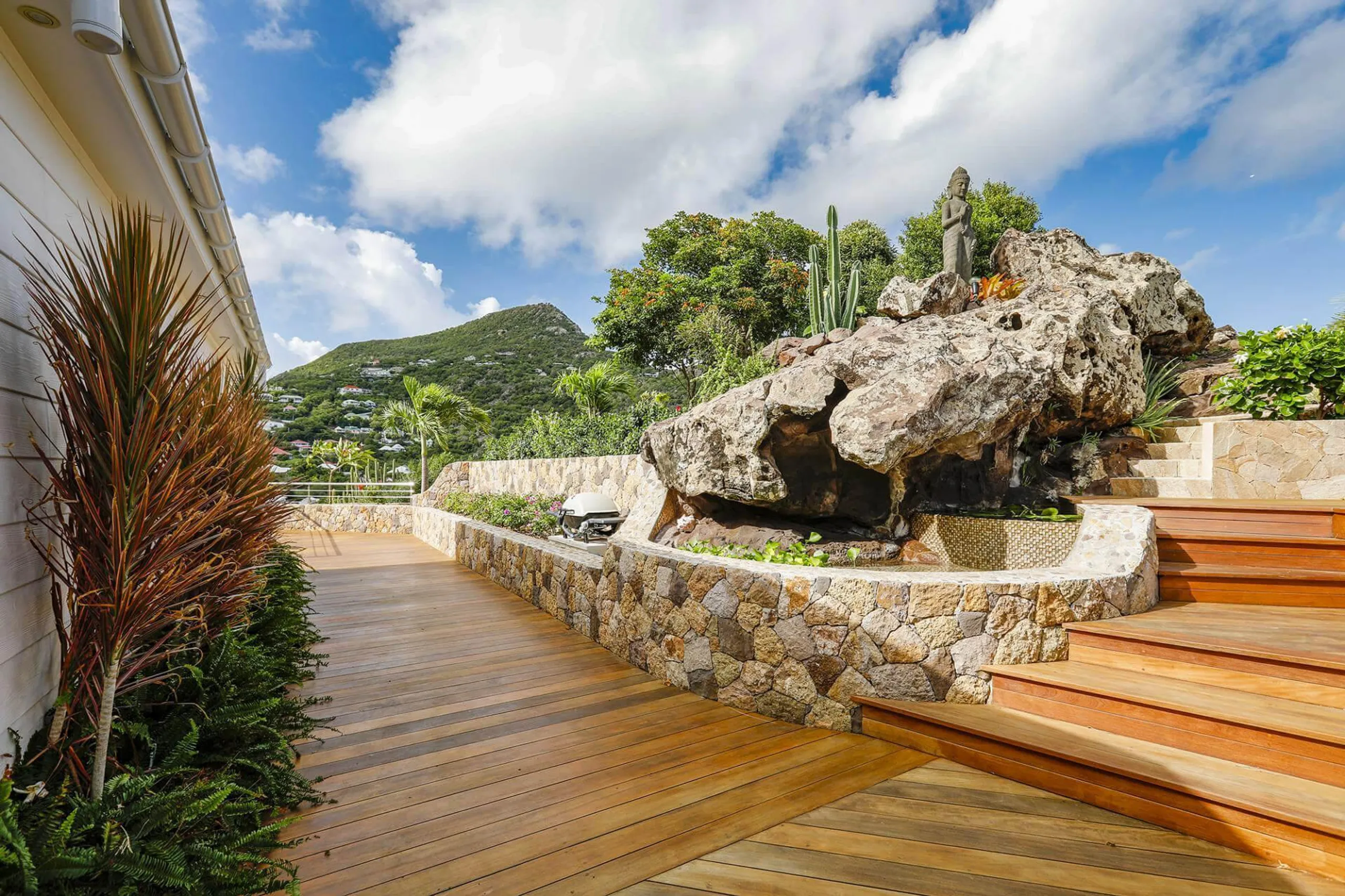 Sophisticated Villa Private Pool Outside Grill and Lounge Area with Majestic Ocean Views — photograph 9