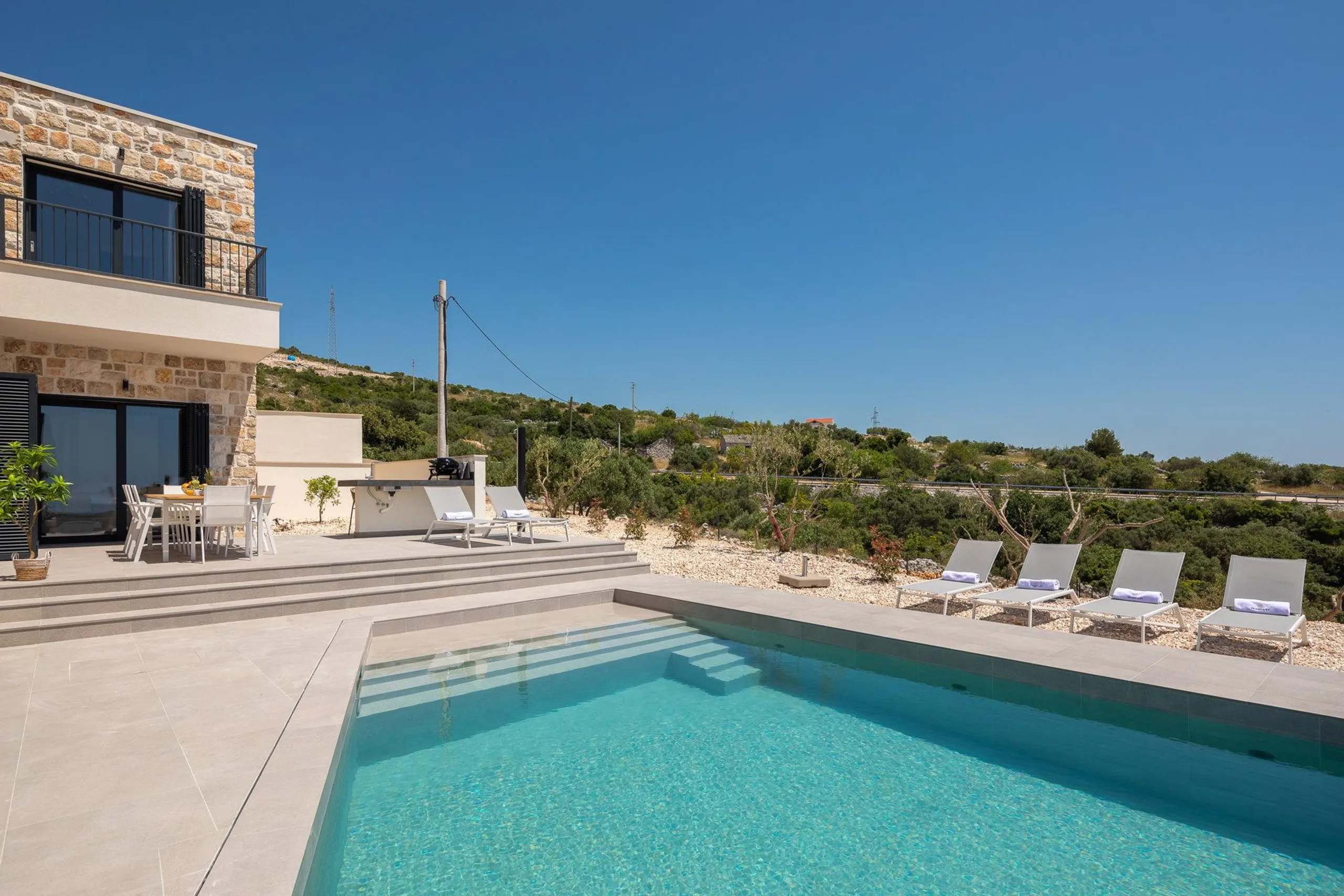Spectacular Villa with Pool and Stunning views of the Nearby Rogoznica Archipelago — photograph 5