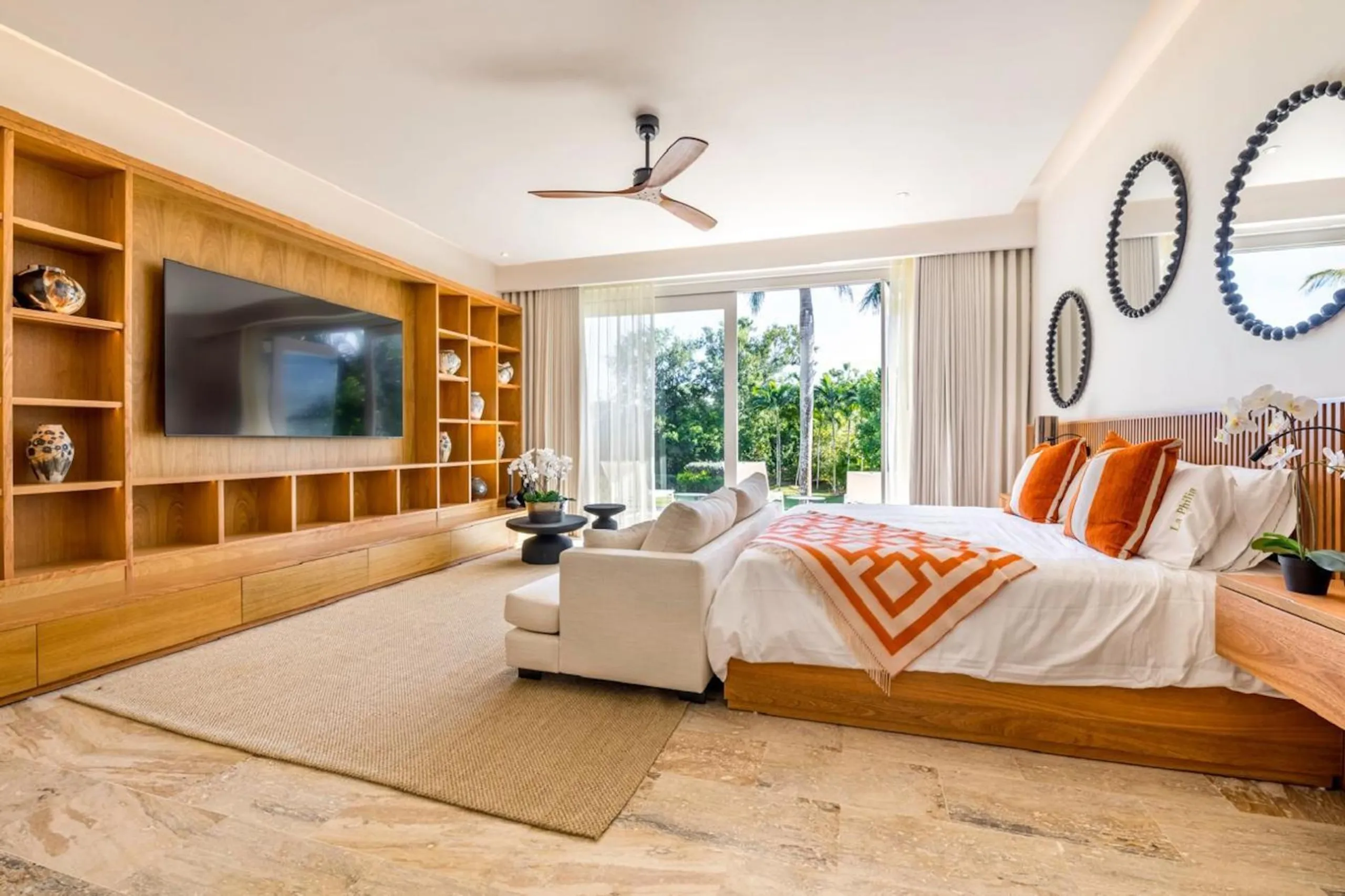 Caribbean-Chic Casa de Campo Villa with Private Pool, Garden & Open Design — photograph 10