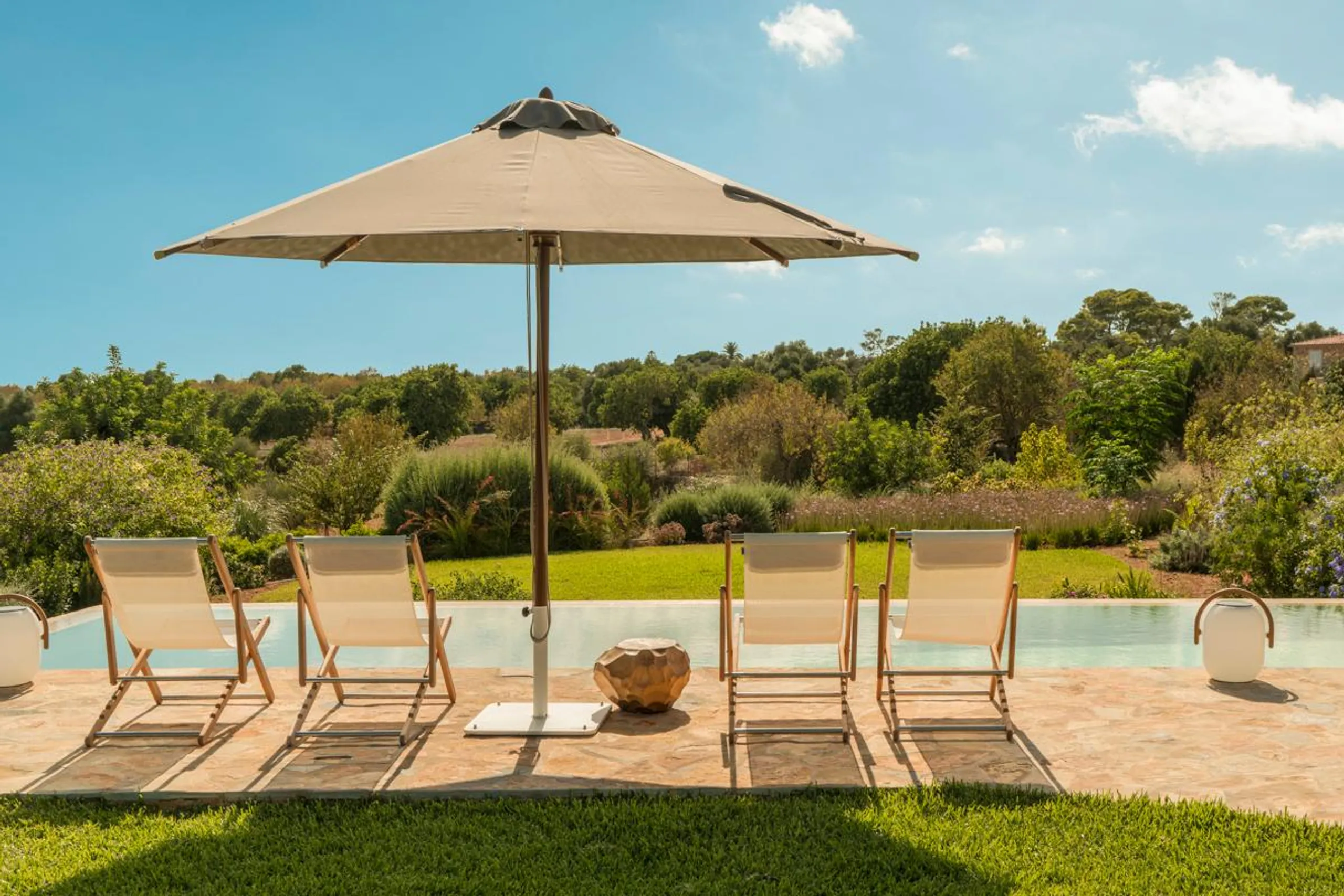 Refined Rustic 5-Bedroom Villa with Private Infinity Pool and Mondragó Nature Reserve Views — photograph 4