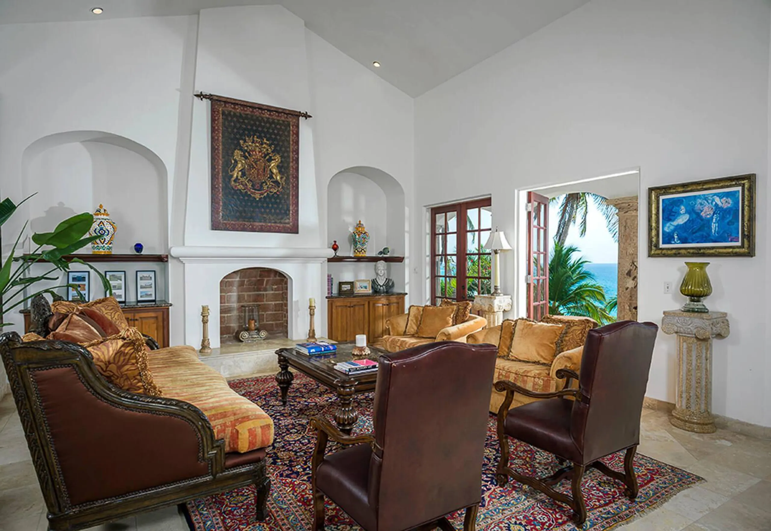 Magnificent Tuscan-Inspired Villa with Private Swimming Pool in Los Cabos — photograph 9