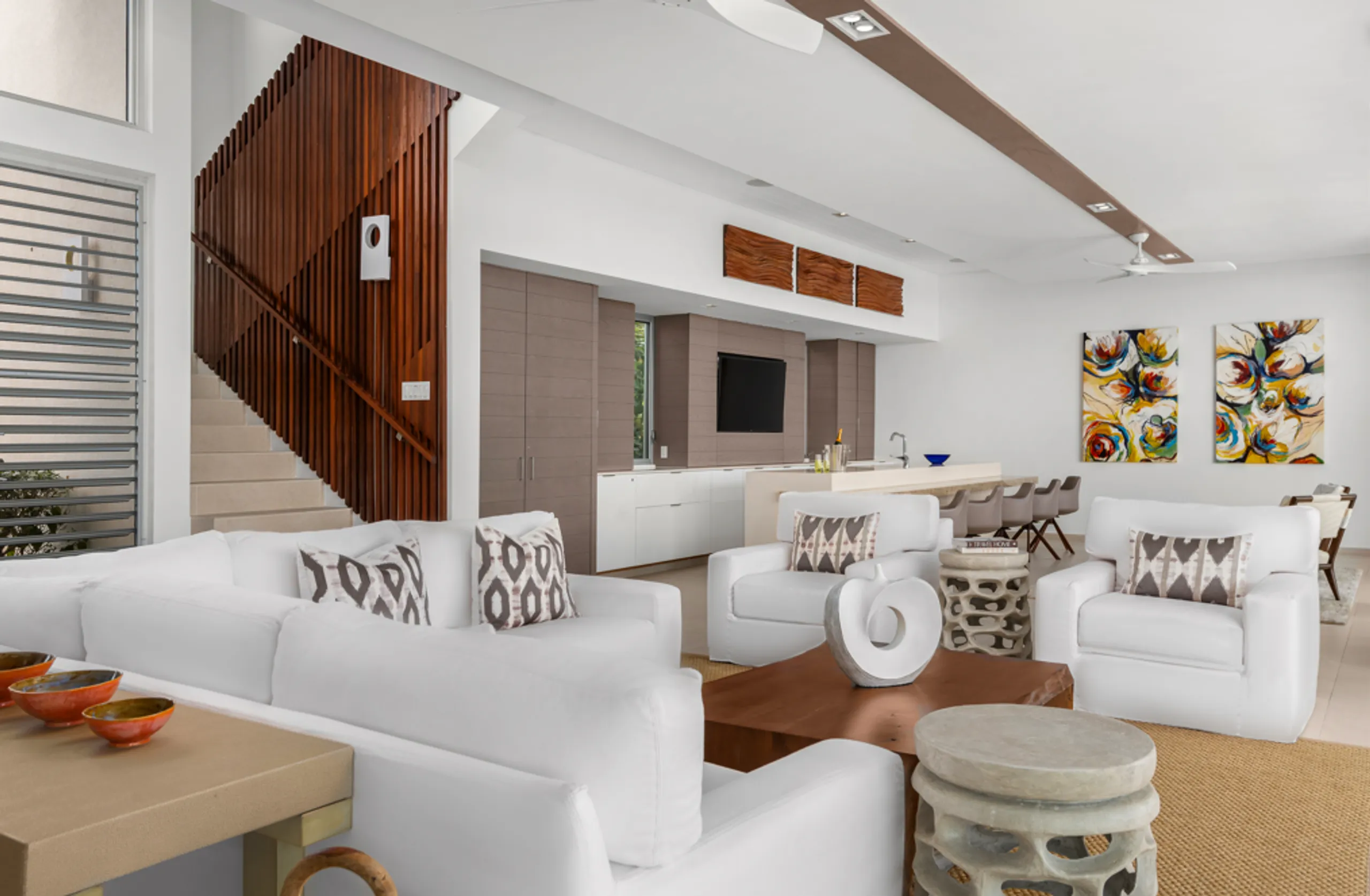 Invigorating Contemporary Ocean View Villa with Private Infinity Pool — photograph 7