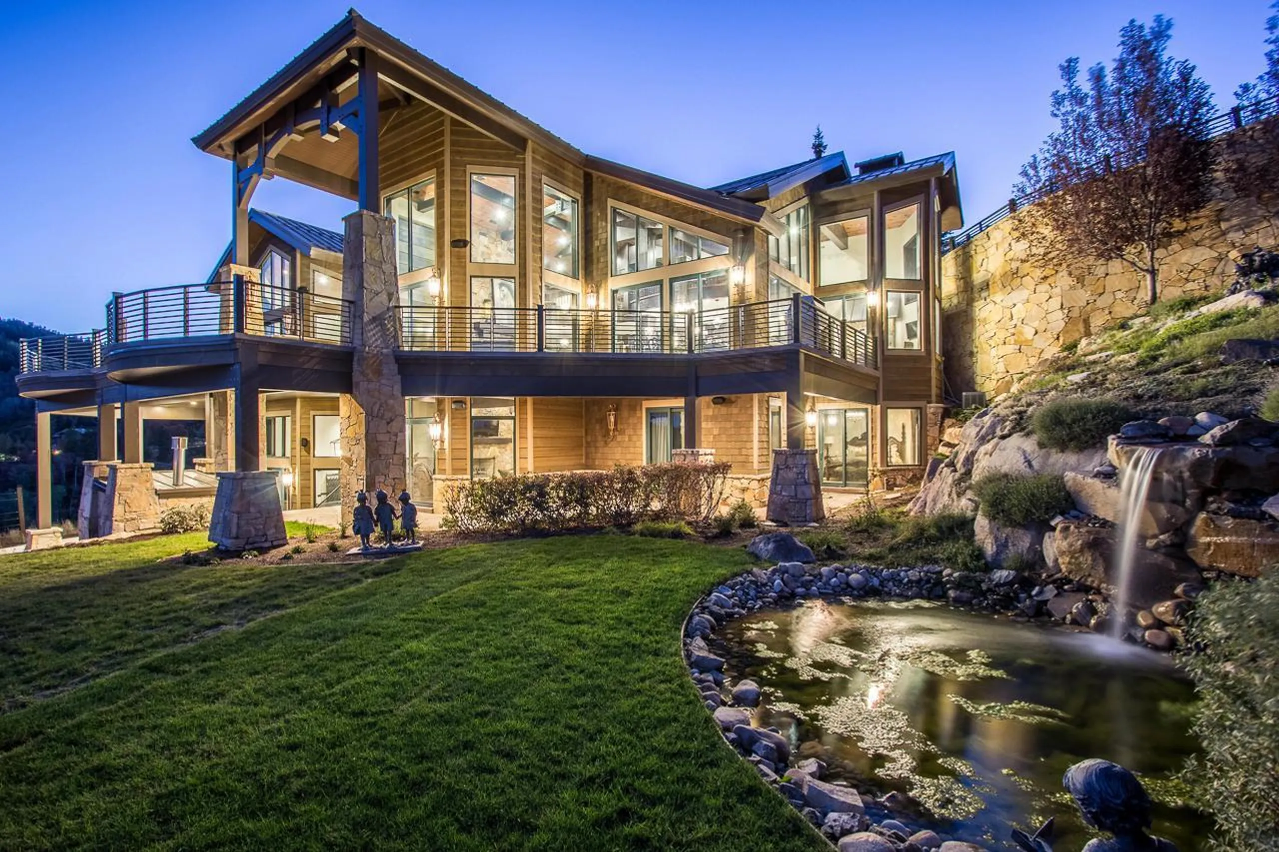 Exceptional Deer Crest Estate with Gorgeous Views over Deer Valley — photograph 3