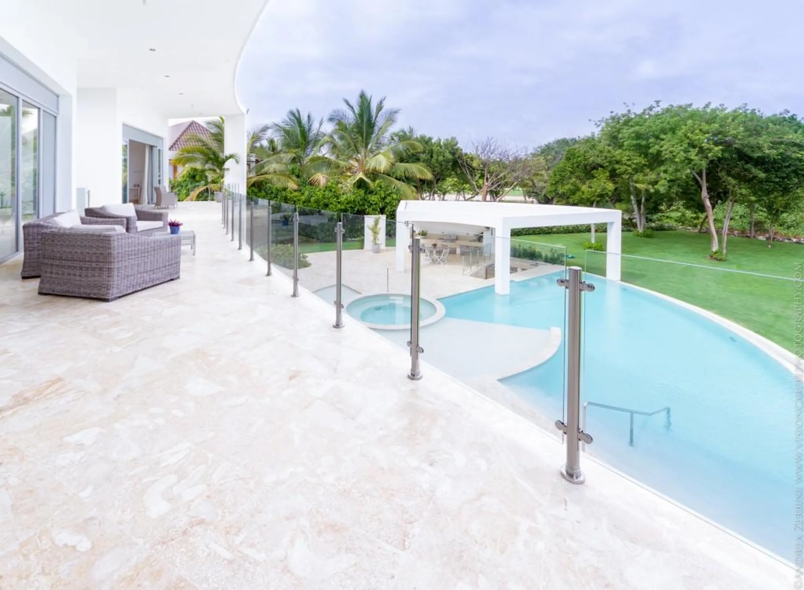 Splendorous Higuey Villa with Invigorating Pool and Movie Theater — photograph 3