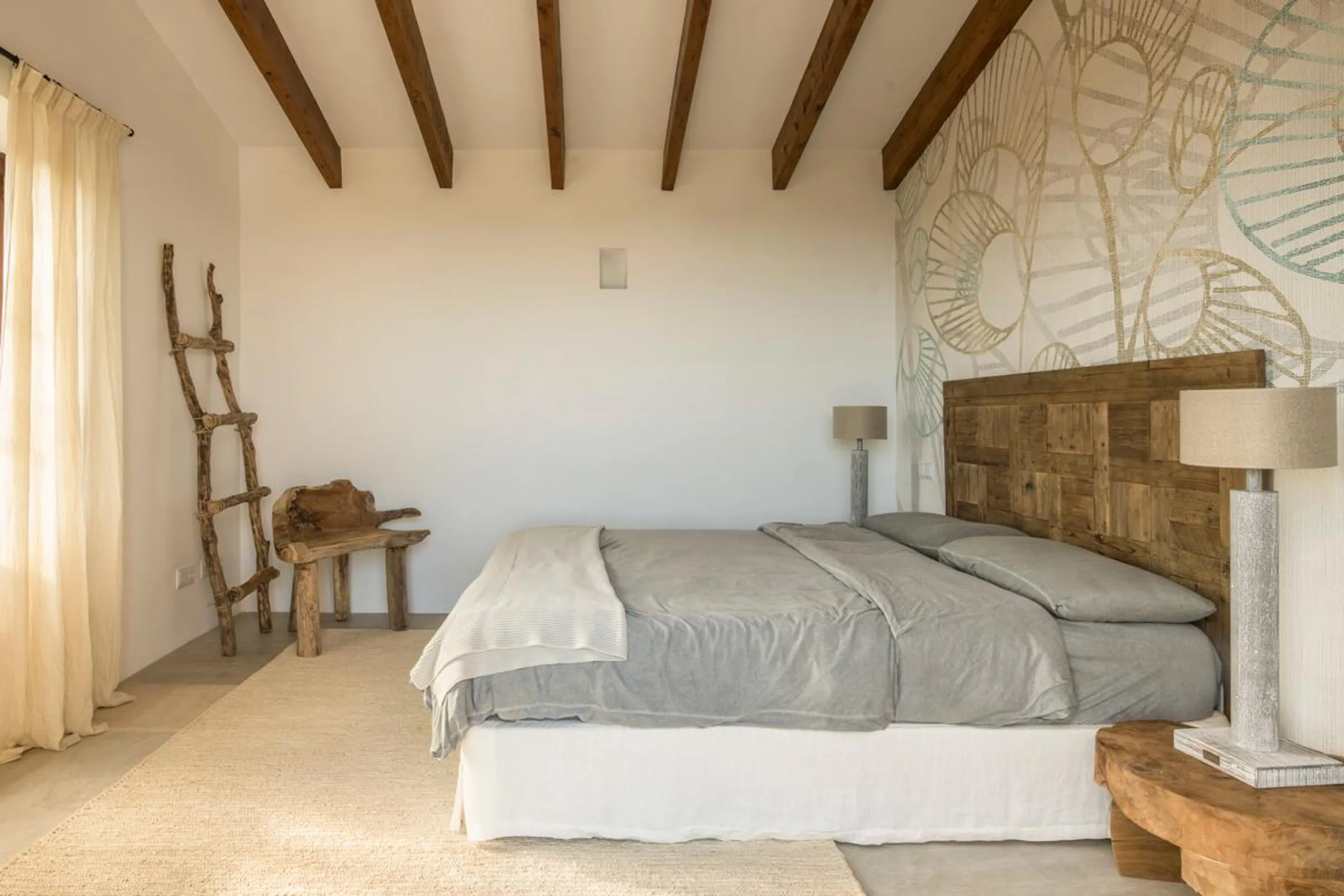 Refined Rustic 5-Bedroom Villa with Private Infinity Pool and Mondragó Nature Reserve Views — photograph 12