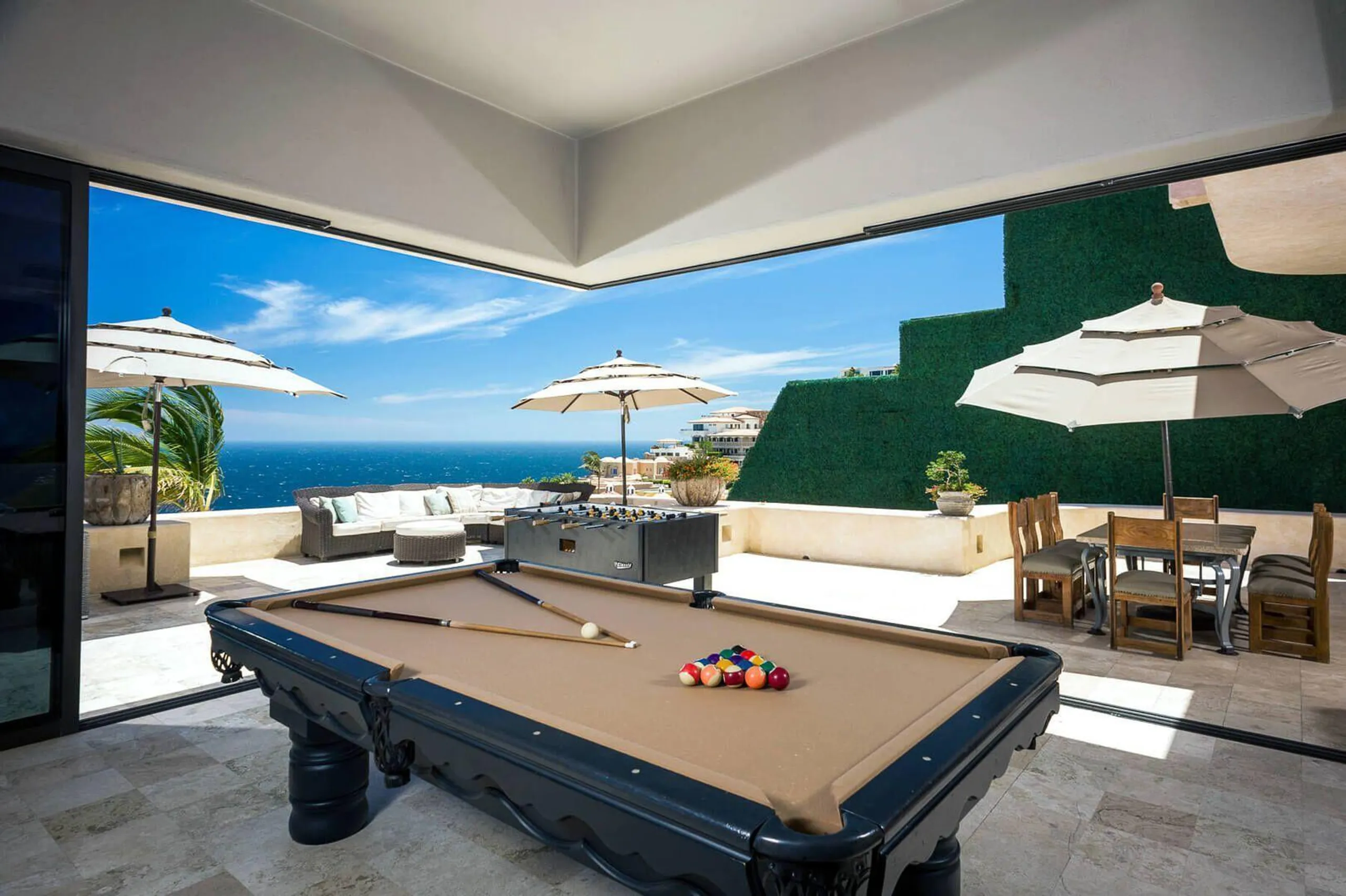 Grand Pedregal Estate with Infinity Pool, Hot Tub and Ocean Views — photograph 11