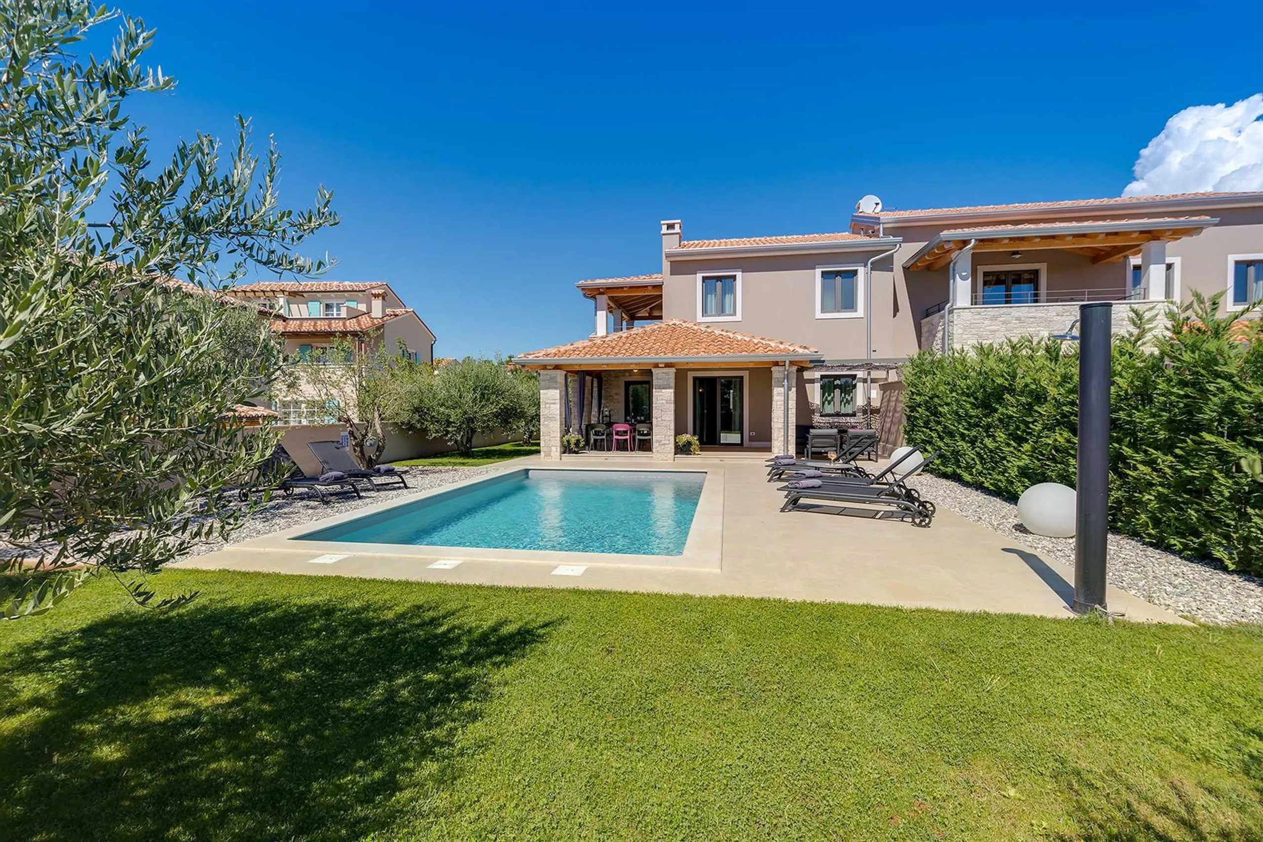 Inspiring 3Bedroom Villa with Pool and Tranquil Surroundings — photograph 4