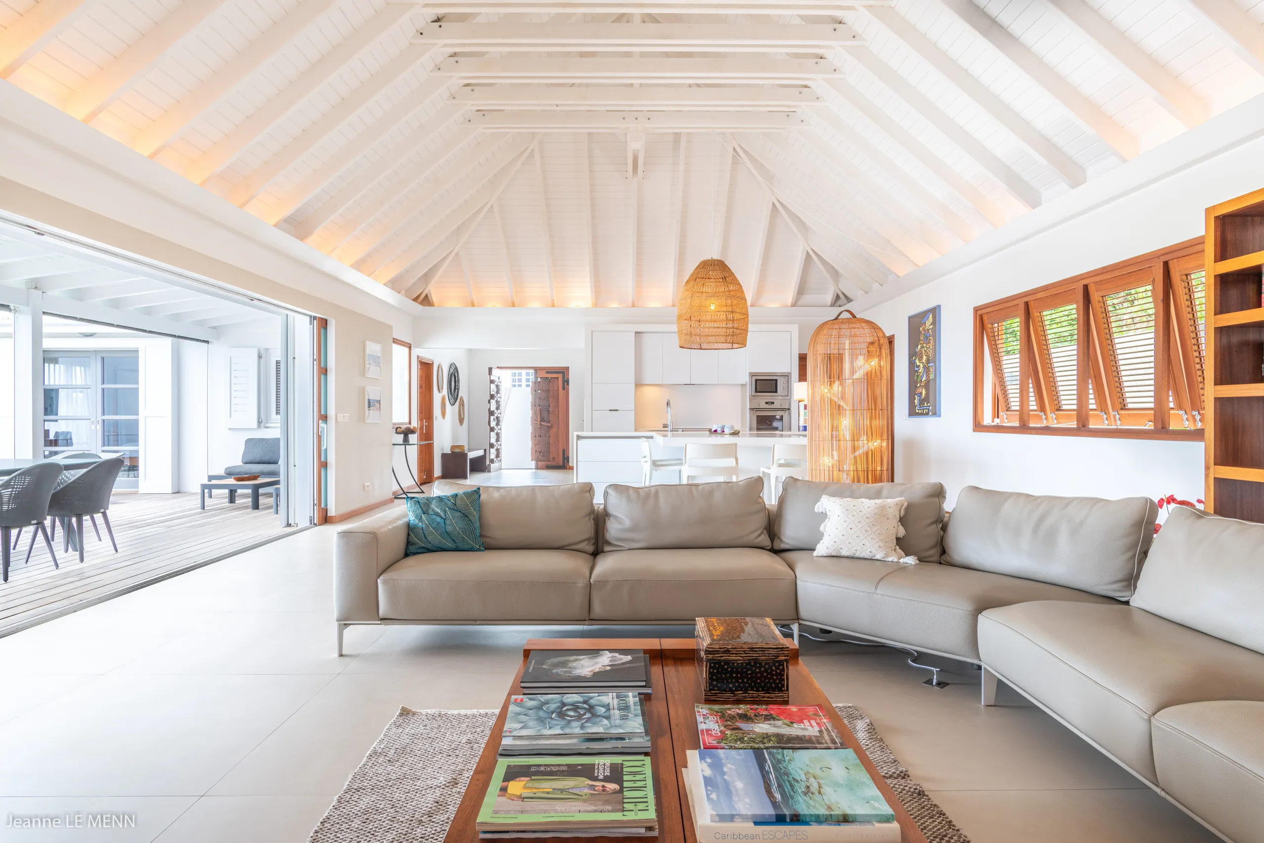 Elegant Flamands Villa with Infinity Heated Pool & Ocean Views — photograph 12