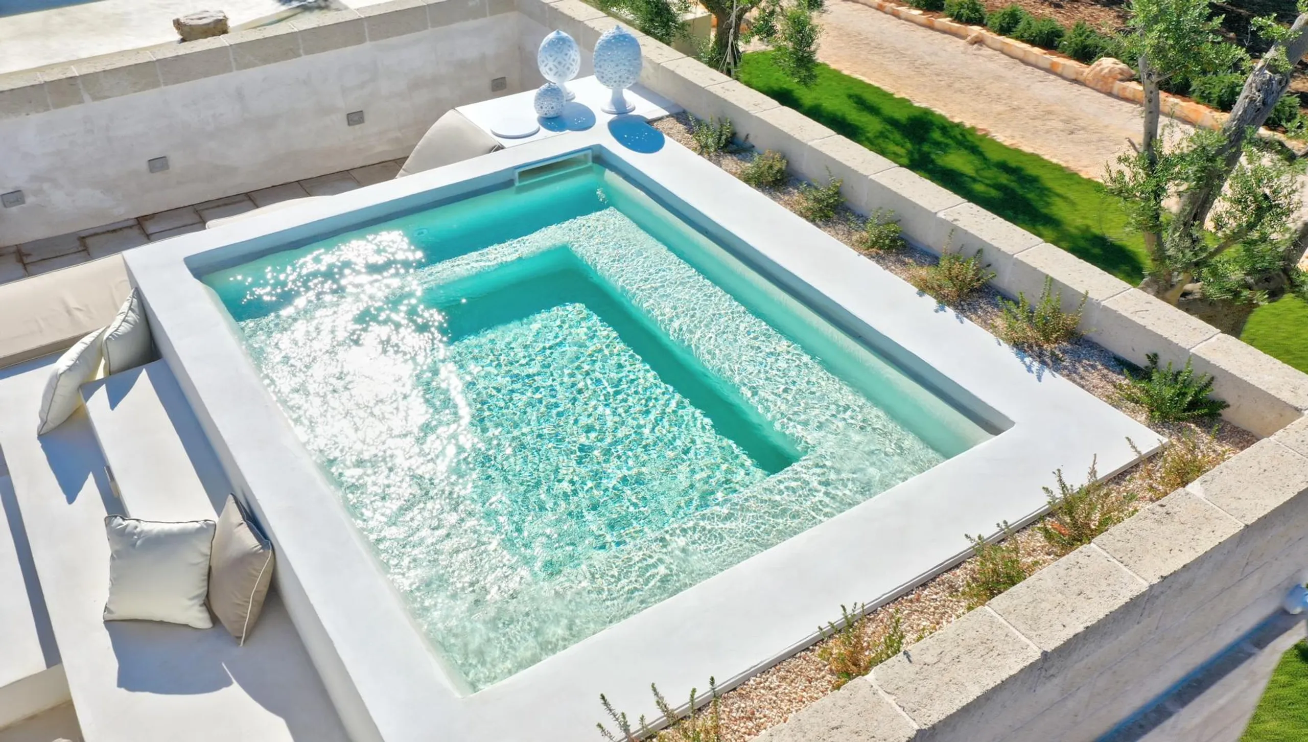 Lavish Countryside Haven w/ Heated Pool & Acres of Olive-Draped Tranquility — photograph 6