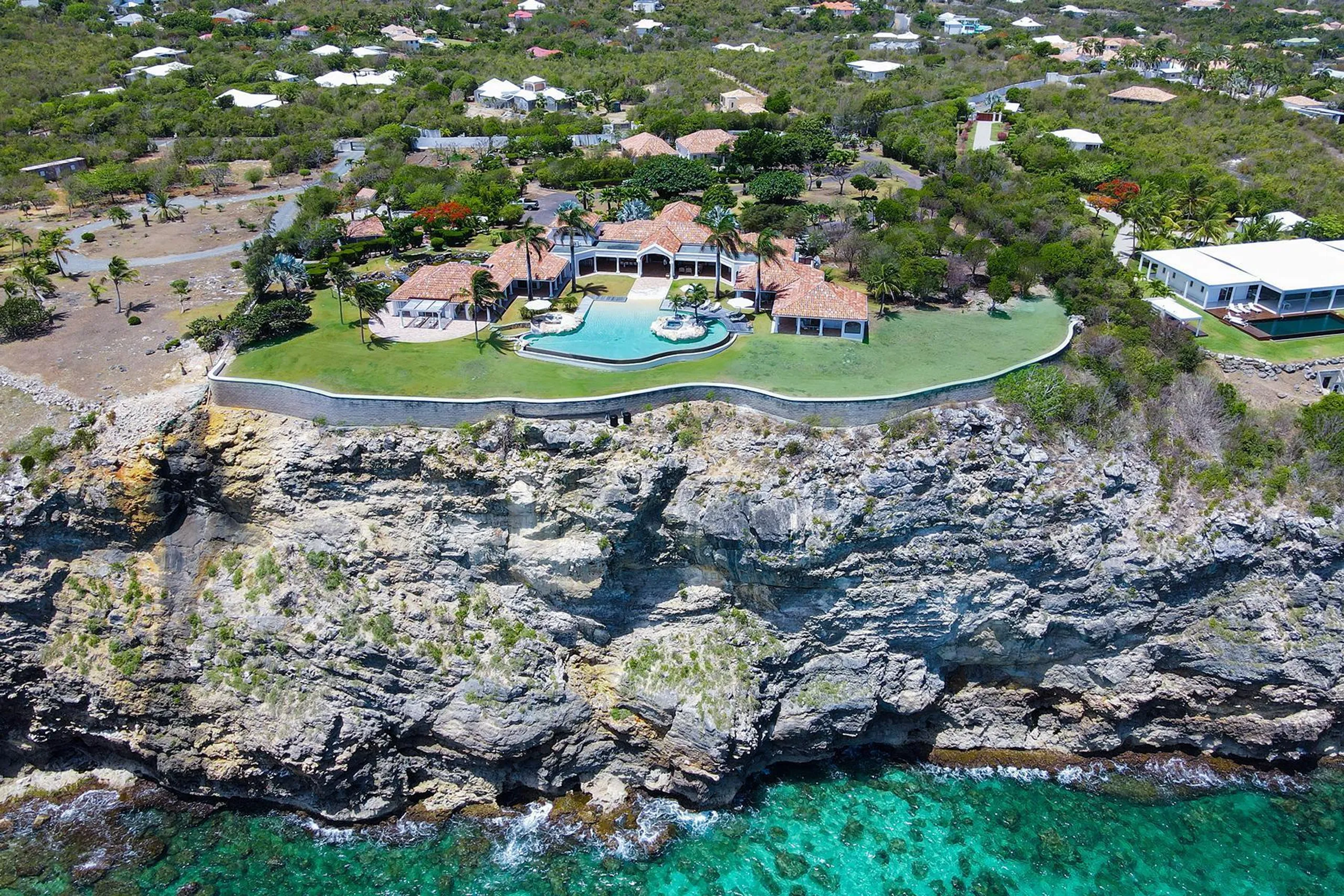 Luxury Terres Basses Estate with Lagoon Infinity Pool and Caribbean Sea Views, Terres Basses